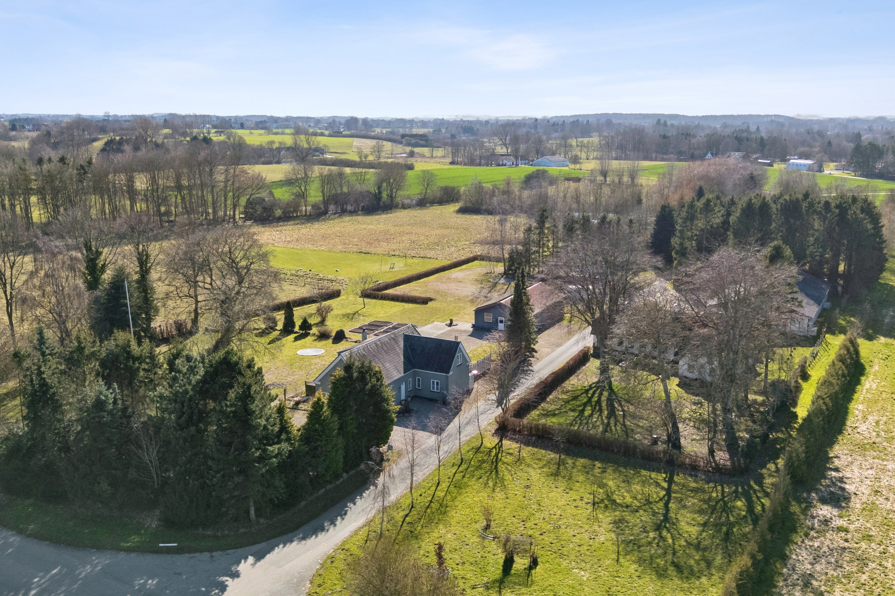 Fremhævet udendørs billede i fuldskærmstilstand. Billede af Vesterskovvej 1, Årslev Mark, 5792 Årslev