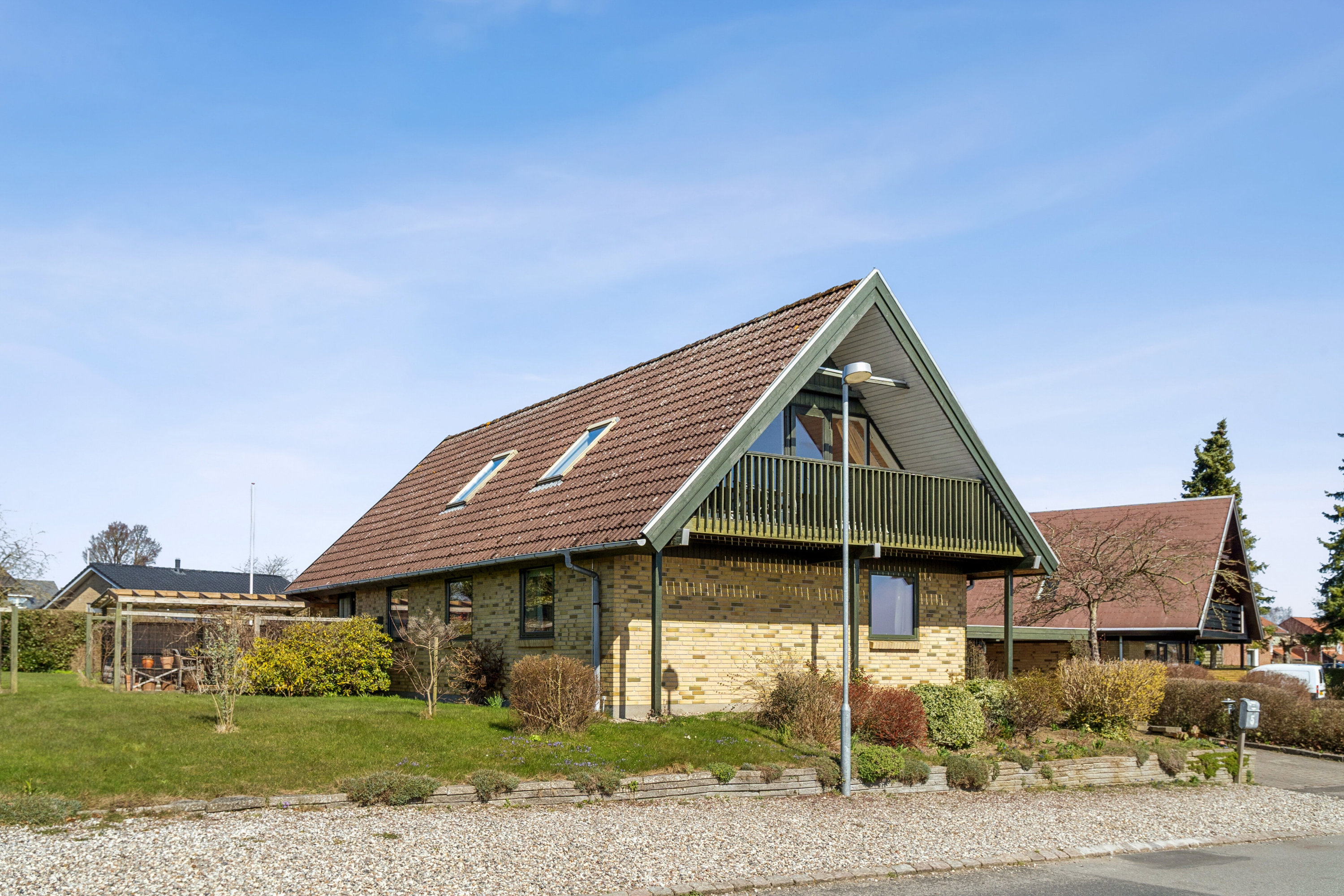 Fremhævet set fra vejen billede i fuldskærmstilstand. Billede af Bregnegårdsparken 5, 5700 Svendborg