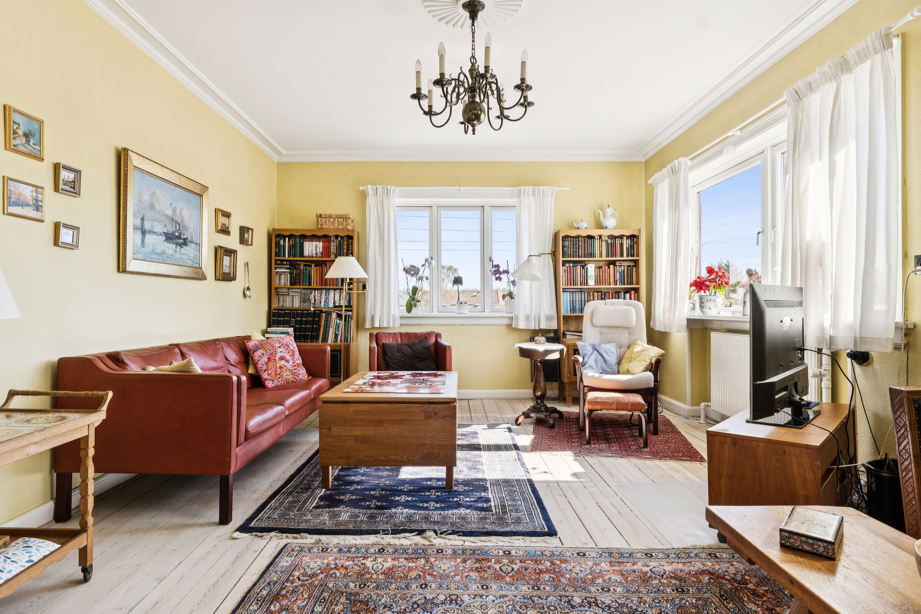 Fremhævet stue billede i fuldskærmstilstand. Billede af Buddingevej 66A, 2800 Kongens Lyngby