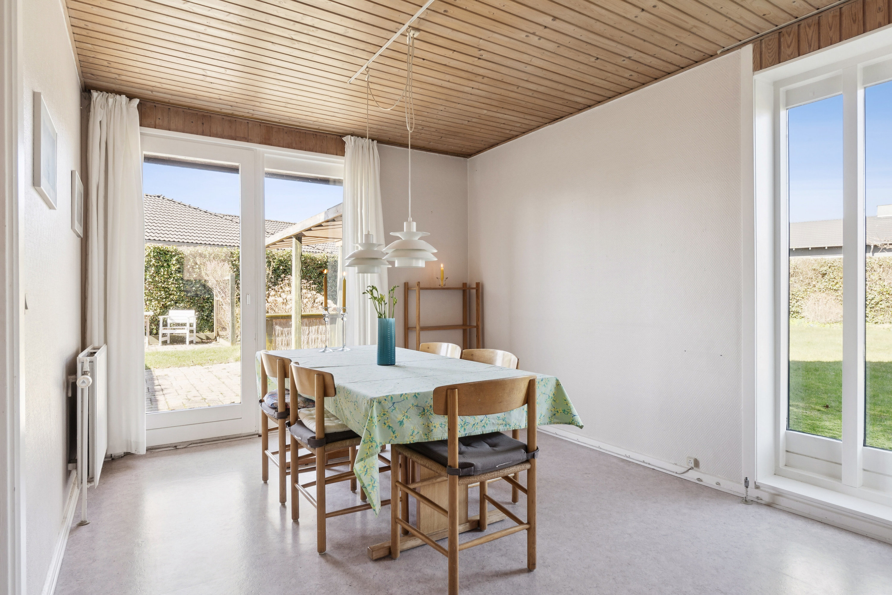 Fremhævet spisestue billede i fuldskærmstilstand. Billede af Bregnegårdsparken 5, 5700 Svendborg