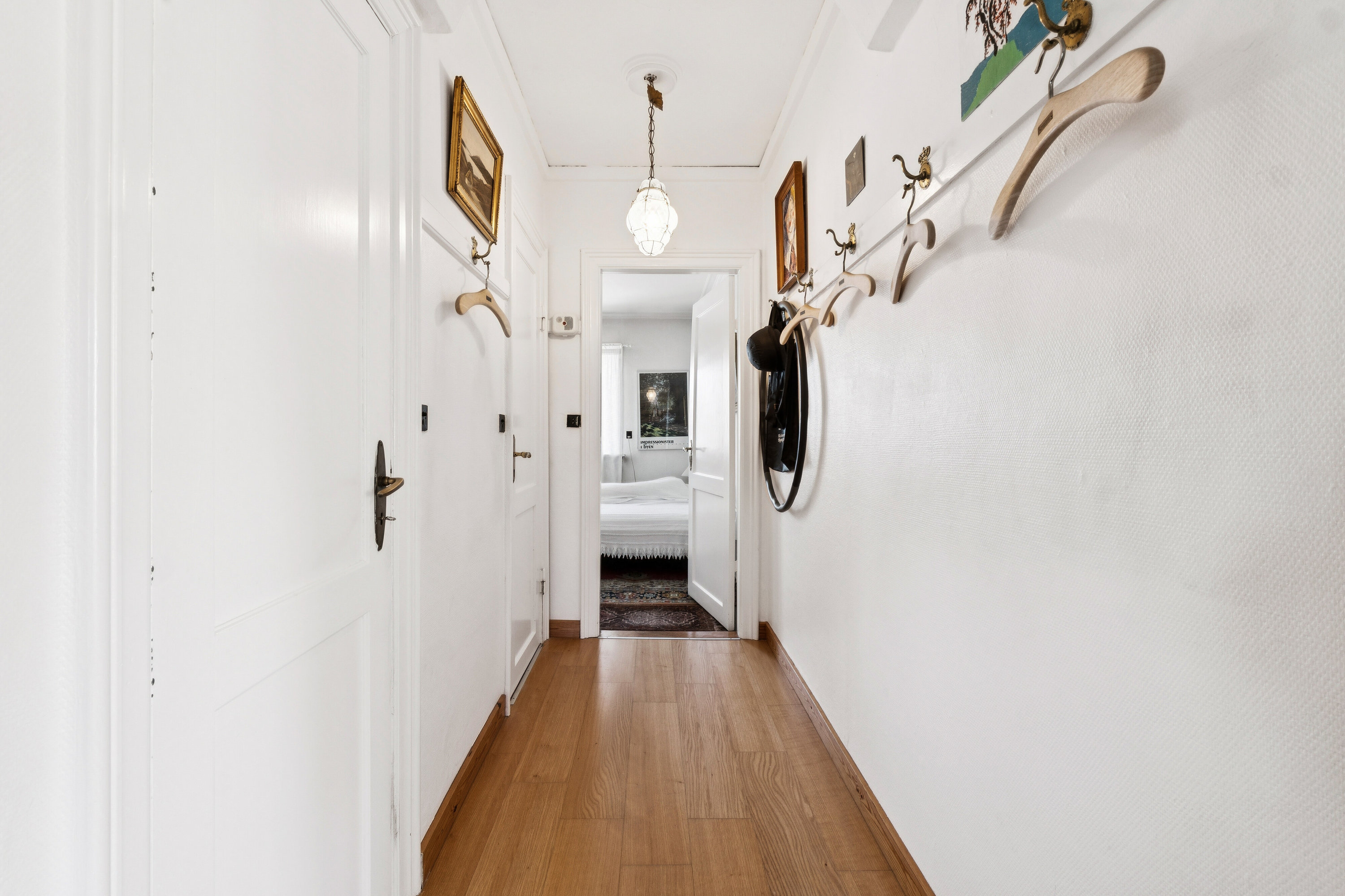 Fremhævet hall billede i fuldskærmstilstand. Billede af Buddingevej 66A, 2800 Kongens Lyngby