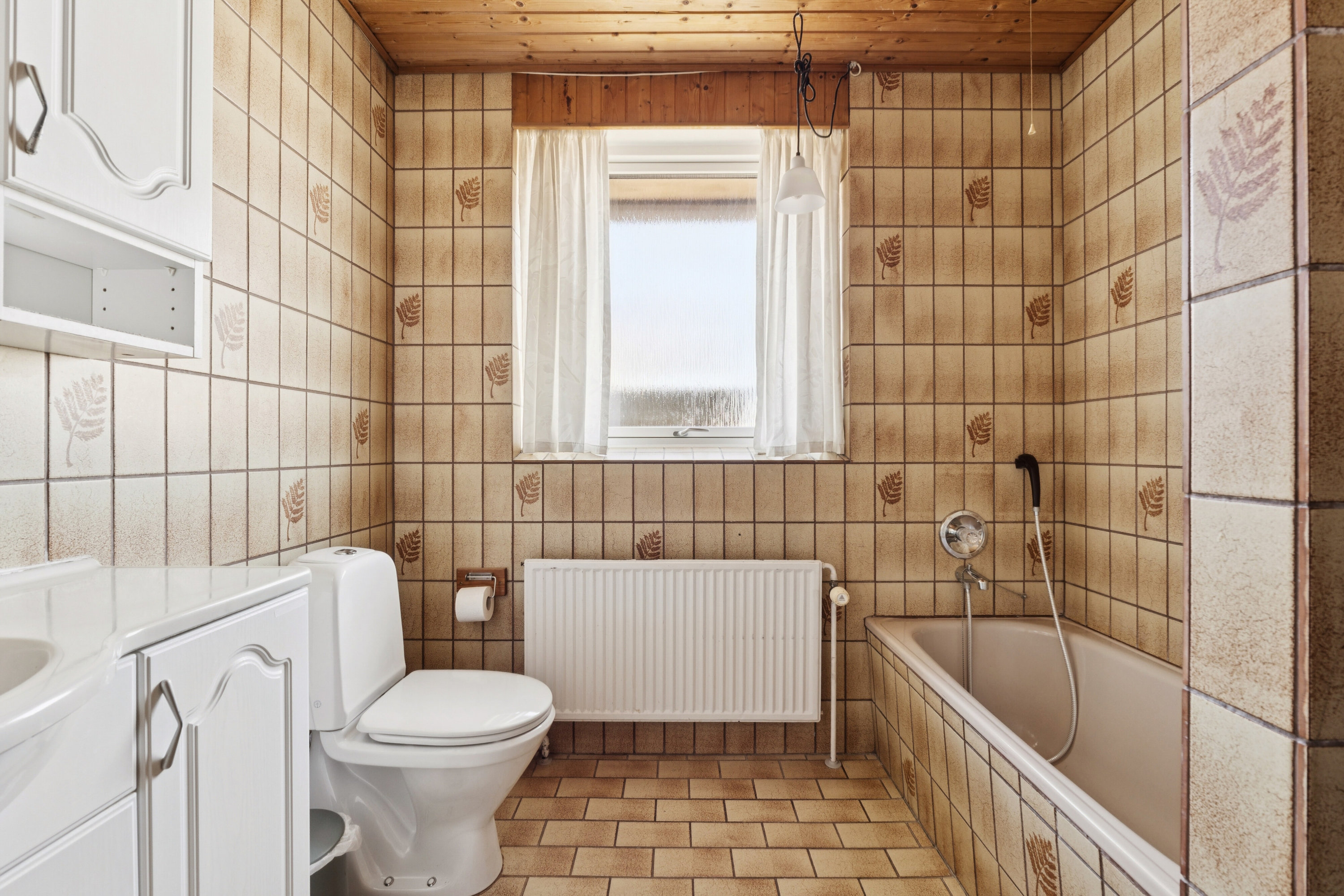 Fremhævet badeværelse billede i fuldskærmstilstand. Billede af Bregnegårdsparken 5, 5700 Svendborg