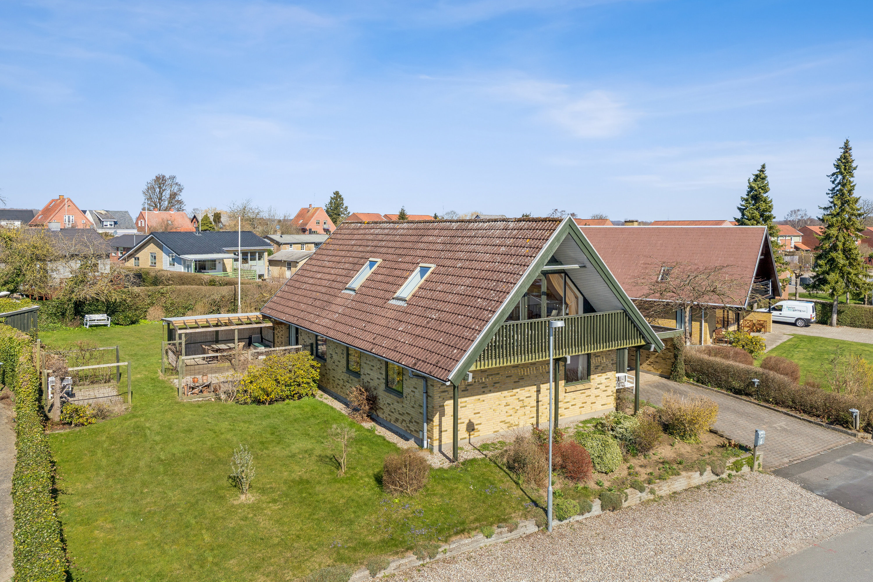 Fremhævet set fra vejen billede i fuldskærmstilstand. Billede af Bregnegårdsparken 5, 5700 Svendborg