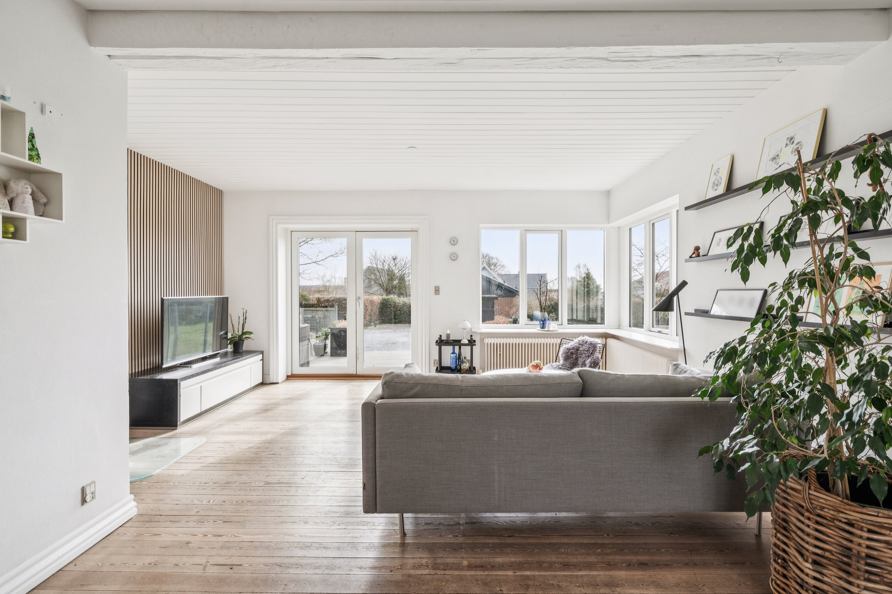 Fremhævet stue billede i fuldskærmstilstand. Billede af Tålforvej 2B, 8250 Egå