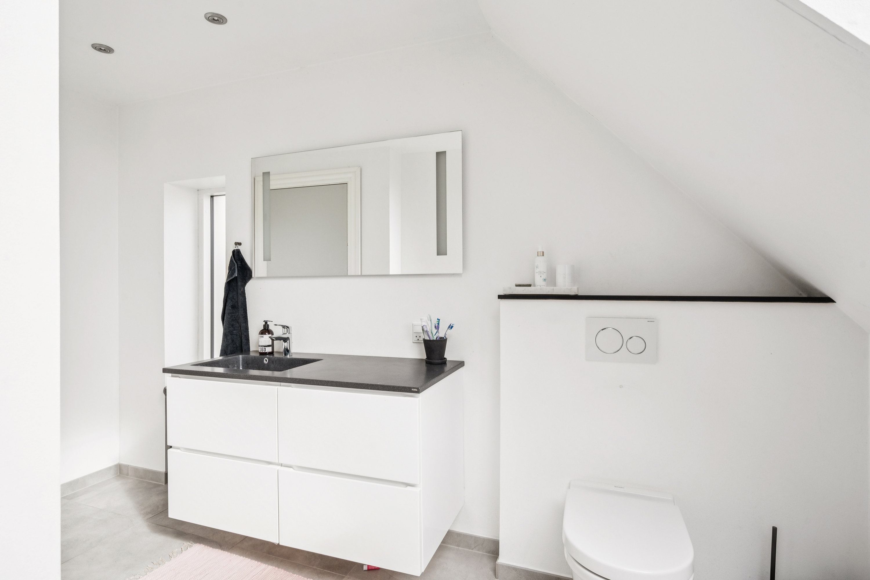 Fremhævet badeværelse billede i fuldskærmstilstand. Billede af Tålforvej 2B, 8250 Egå