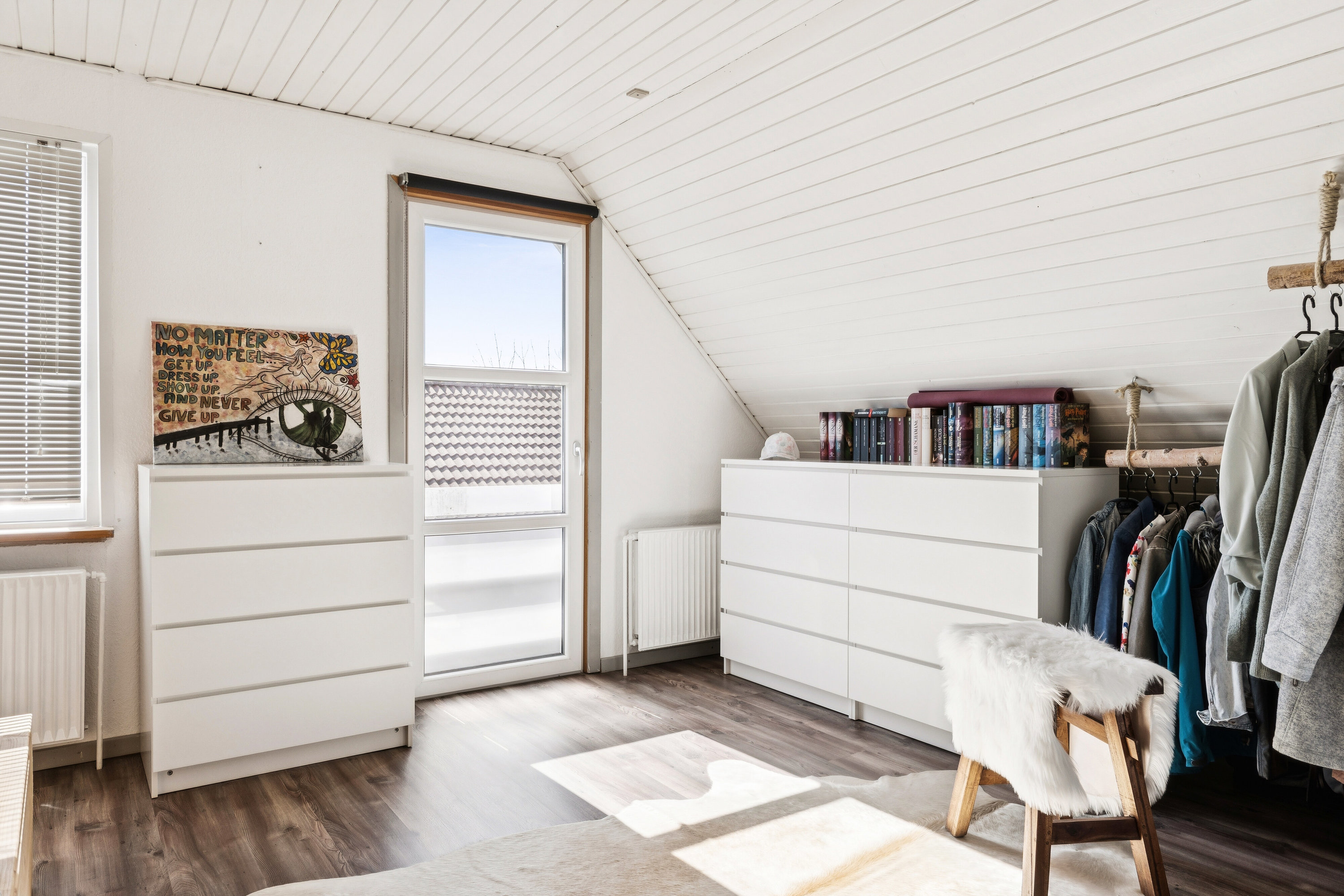 Fremhævet indendørs billede i fuldskærmstilstand. Billede af Æblevænget 12, st.., 6330 Padborg