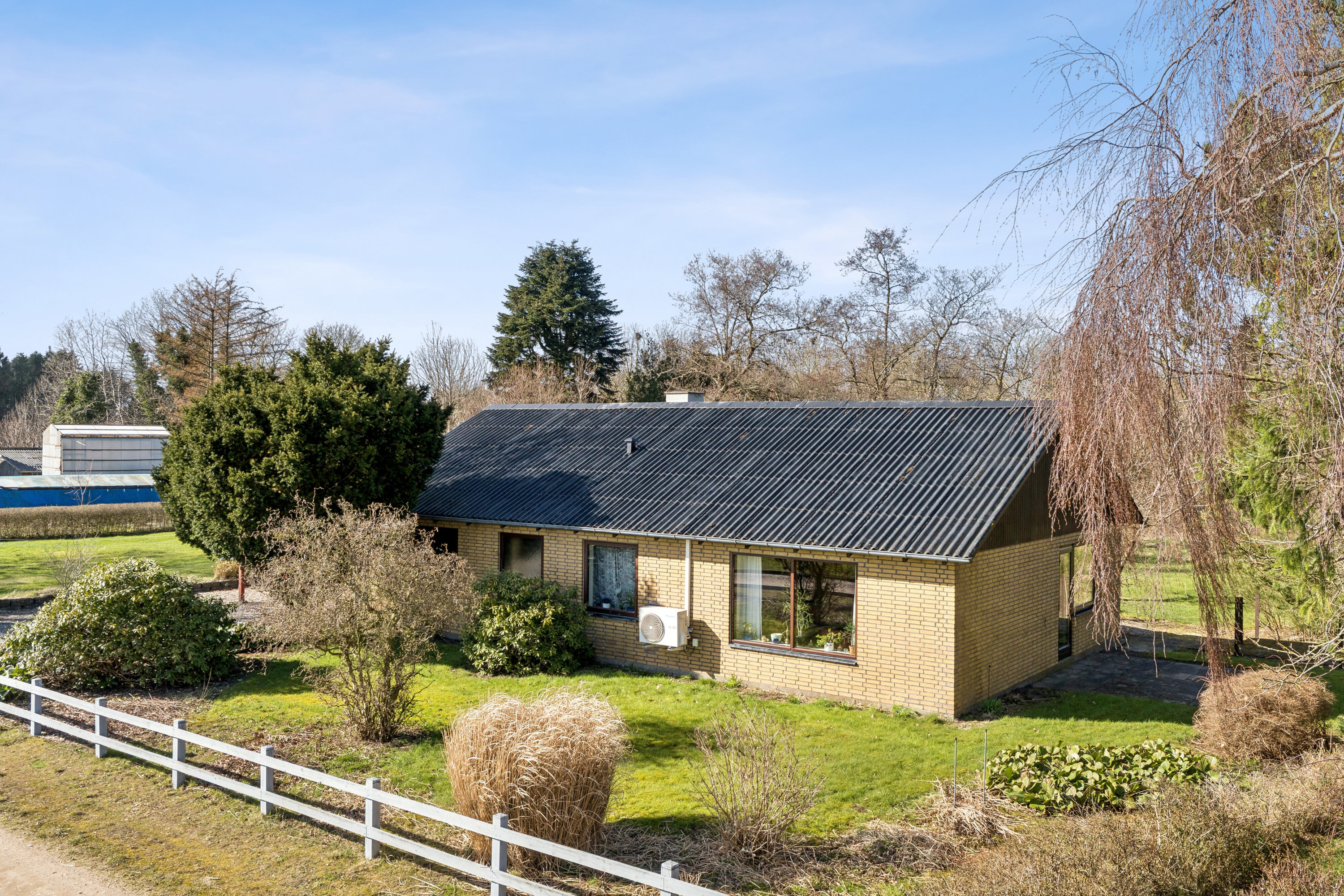 Fremhævet luftfoto billede i fuldskærmstilstand. Billede af Burrevej 15, St Jyndevad, 6360 Tinglev