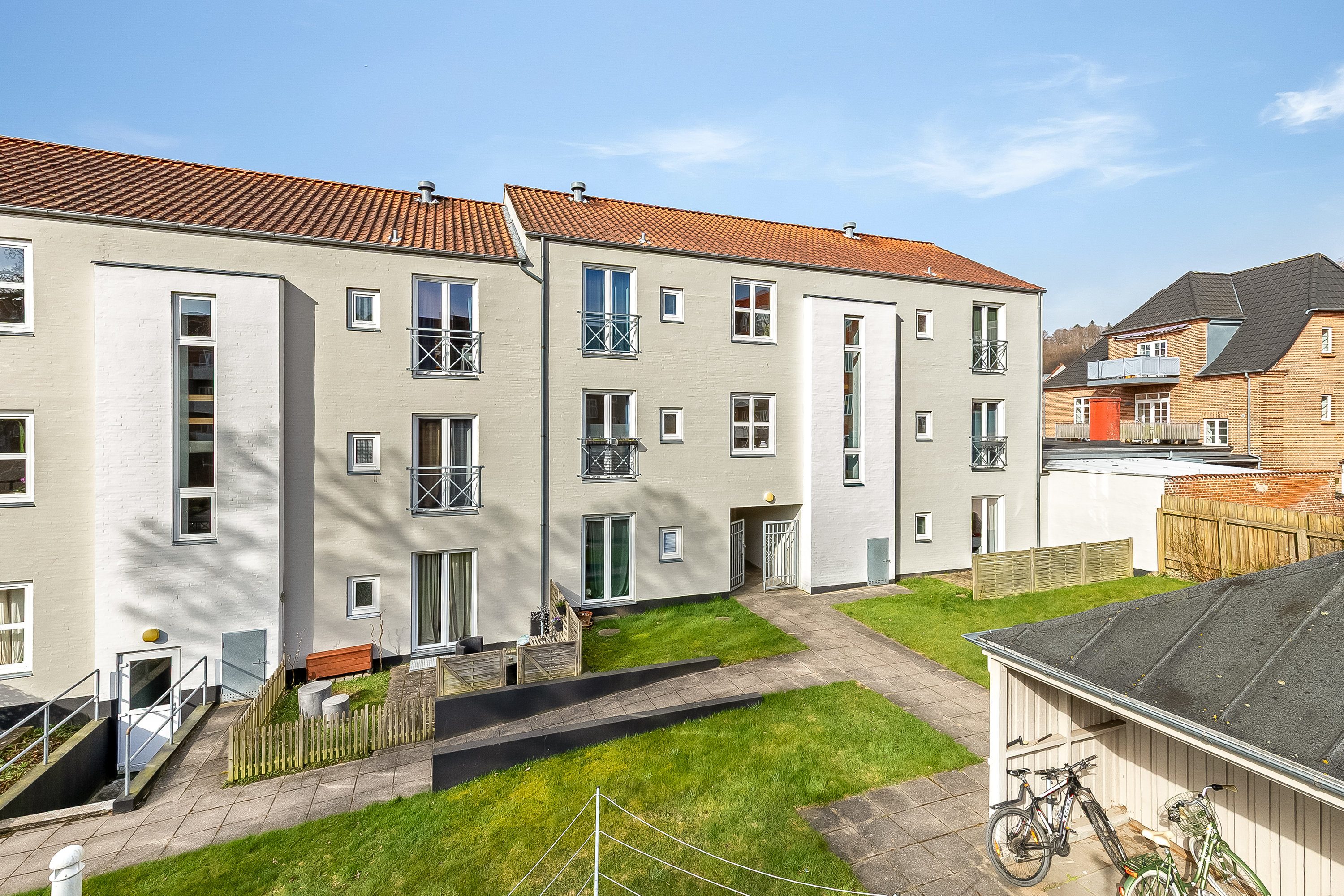 Fremhævet mastefoto billede i fuldskærmstilstand. Billede af Mindegade 9, 1. tv., Centrum, 7100 Vejle