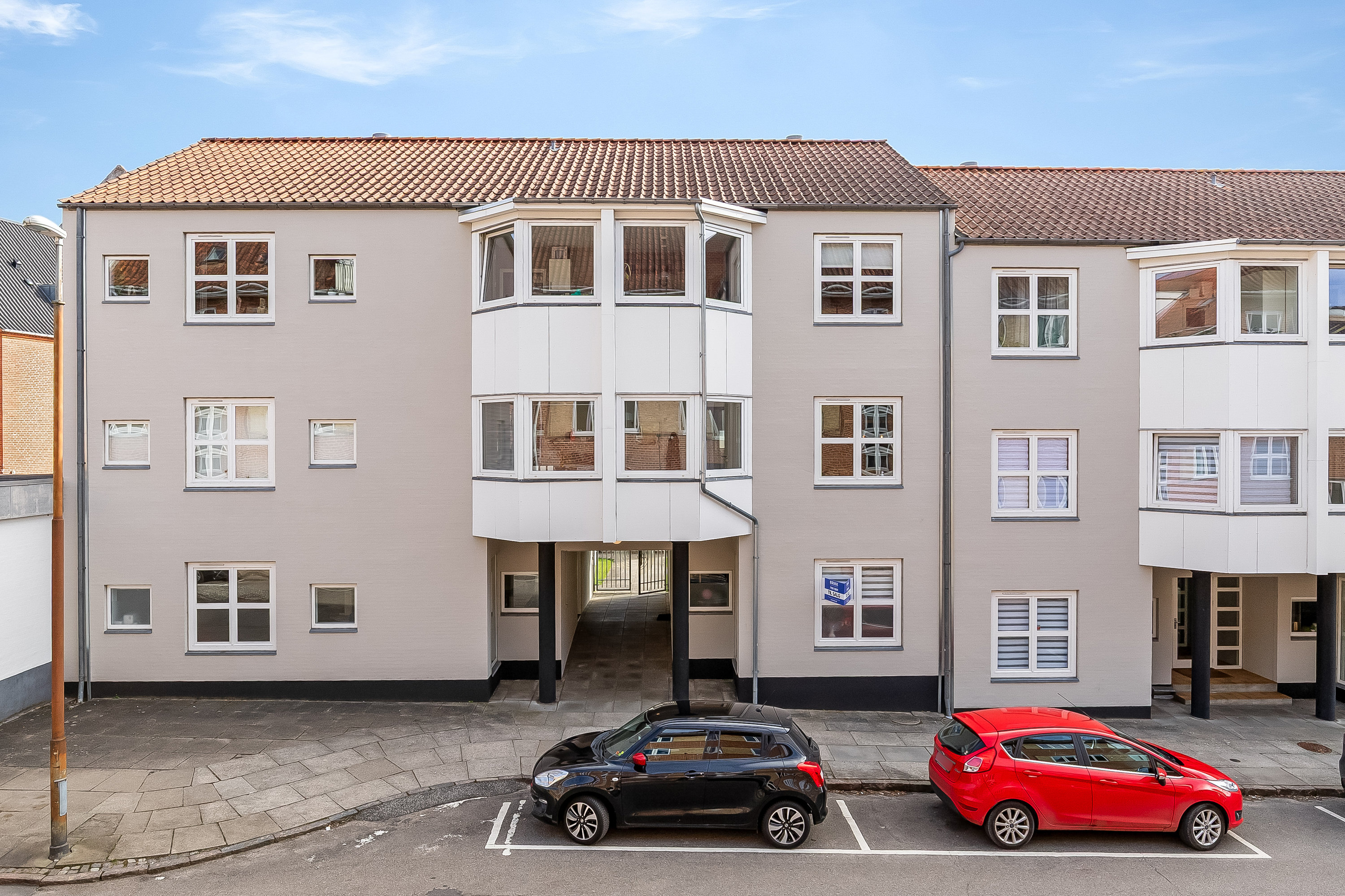 Fremhævet mastefoto billede i fuldskærmstilstand. Billede af Mindegade 9, 1. tv., Centrum, 7100 Vejle