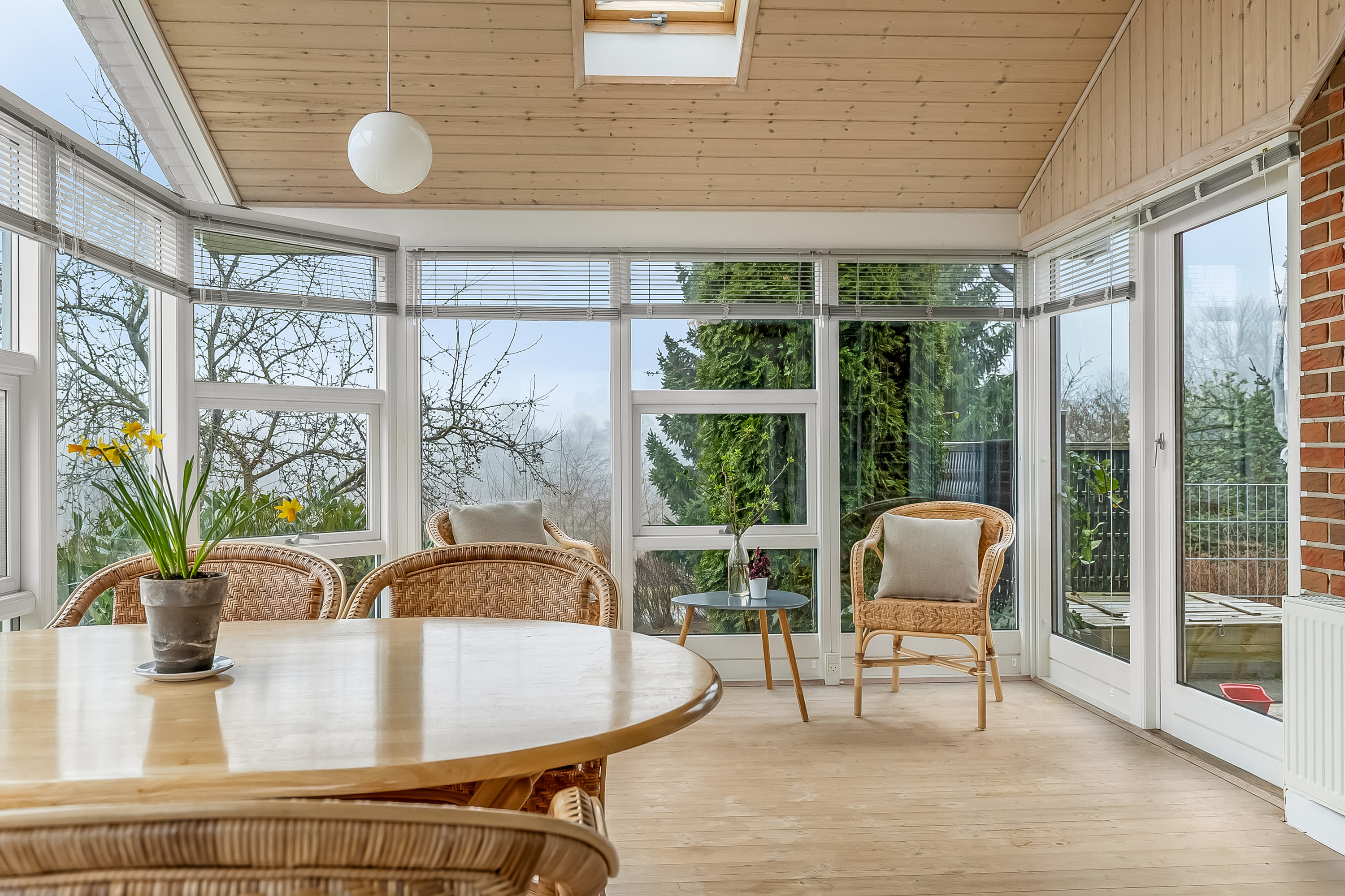 Fremhævet udestue billede i fuldskærmstilstand. Billede af Lupinvænget 1, Aagaard, 6040 Egtved