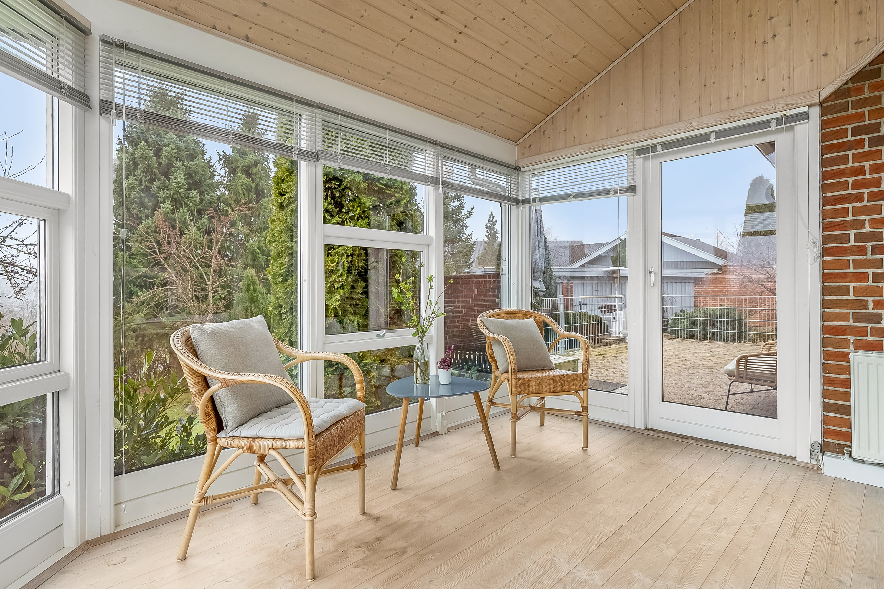 Fremhævet udestue billede i fuldskærmstilstand. Billede af Lupinvænget 1, Aagaard, 6040 Egtved