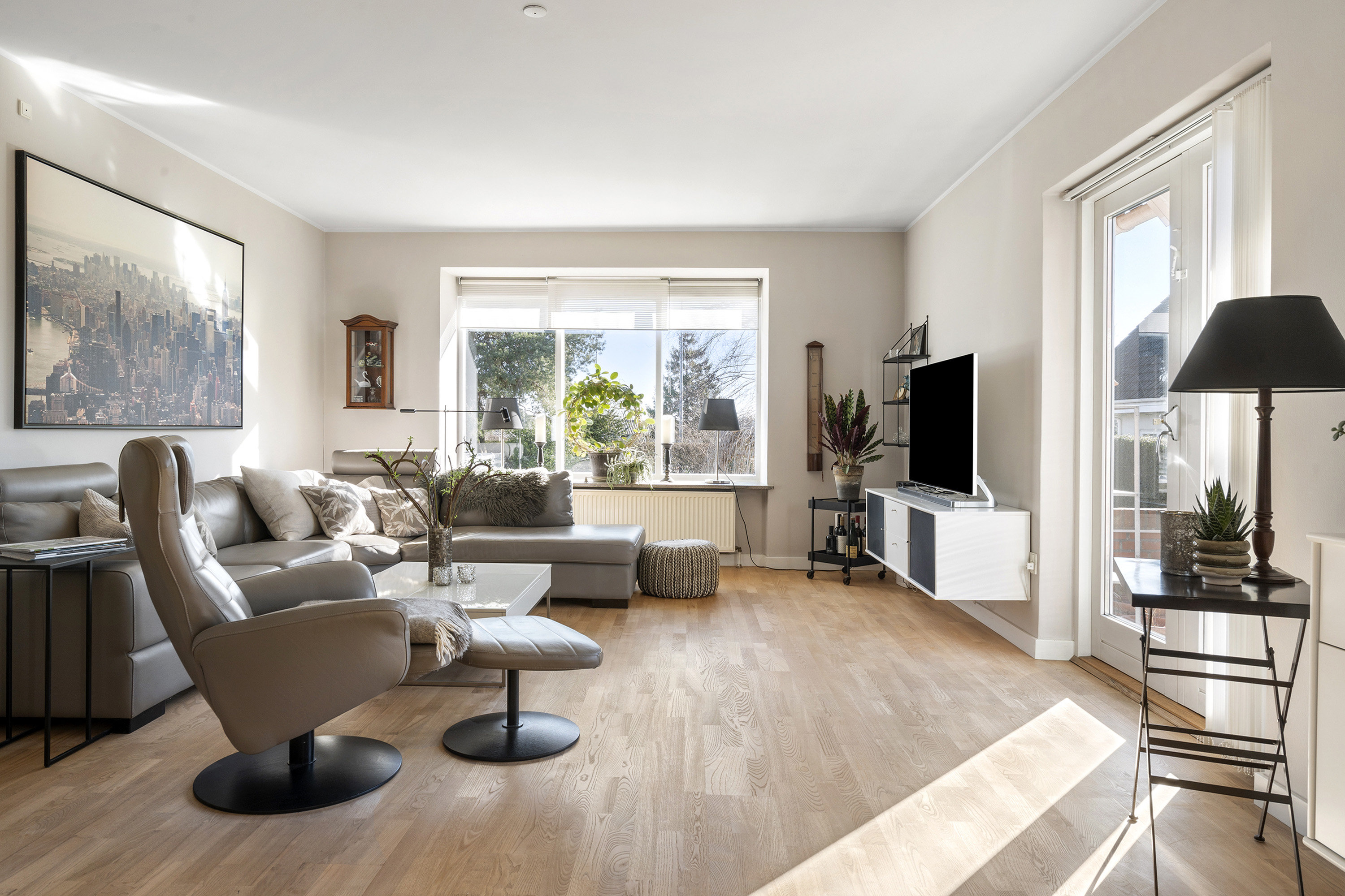 Fremhævet stue billede i fuldskærmstilstand. Billede af Gammel Køge Landevej 734, 2660 Brøndby Strand