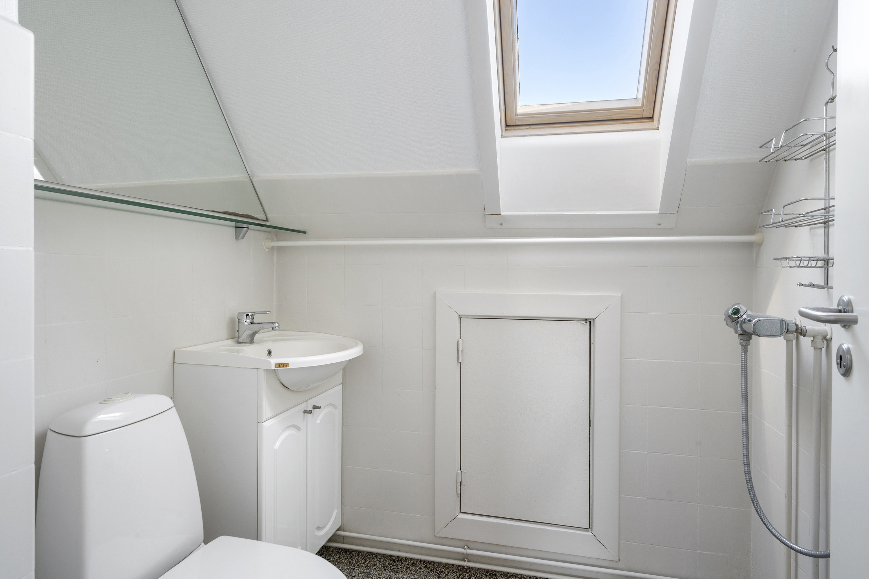 Fremhævet toilet billede i fuldskærmstilstand. Billede af Gammel Køge Landevej 734, 2660 Brøndby Strand