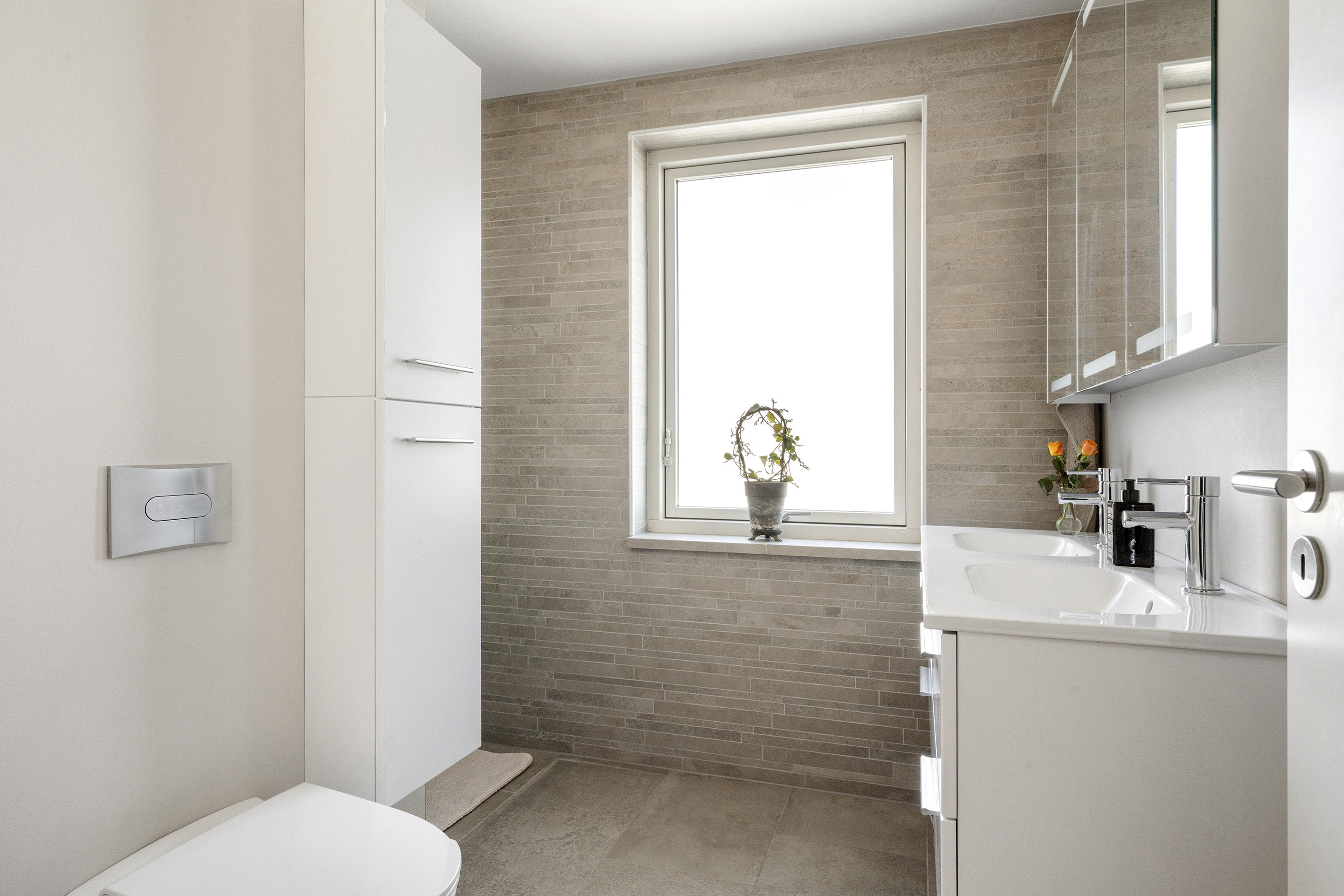 Fremhævet badeværelse billede i fuldskærmstilstand. Billede af Gammel Køge Landevej 734, 2660 Brøndby Strand