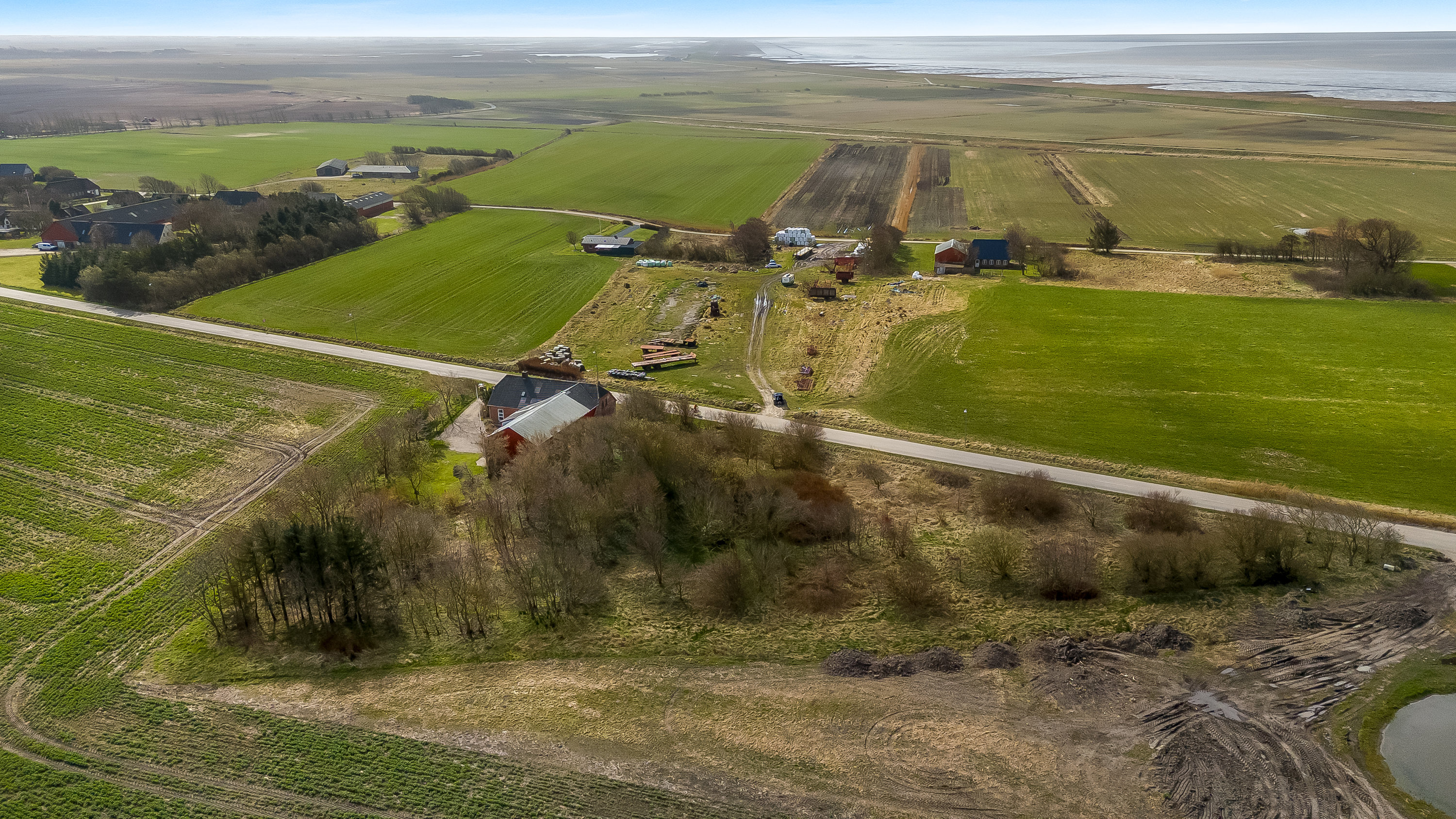 Fremhævet luftfoto billede i fuldskærmstilstand. Billede af Emmerlevvej 28, 6280 Højer