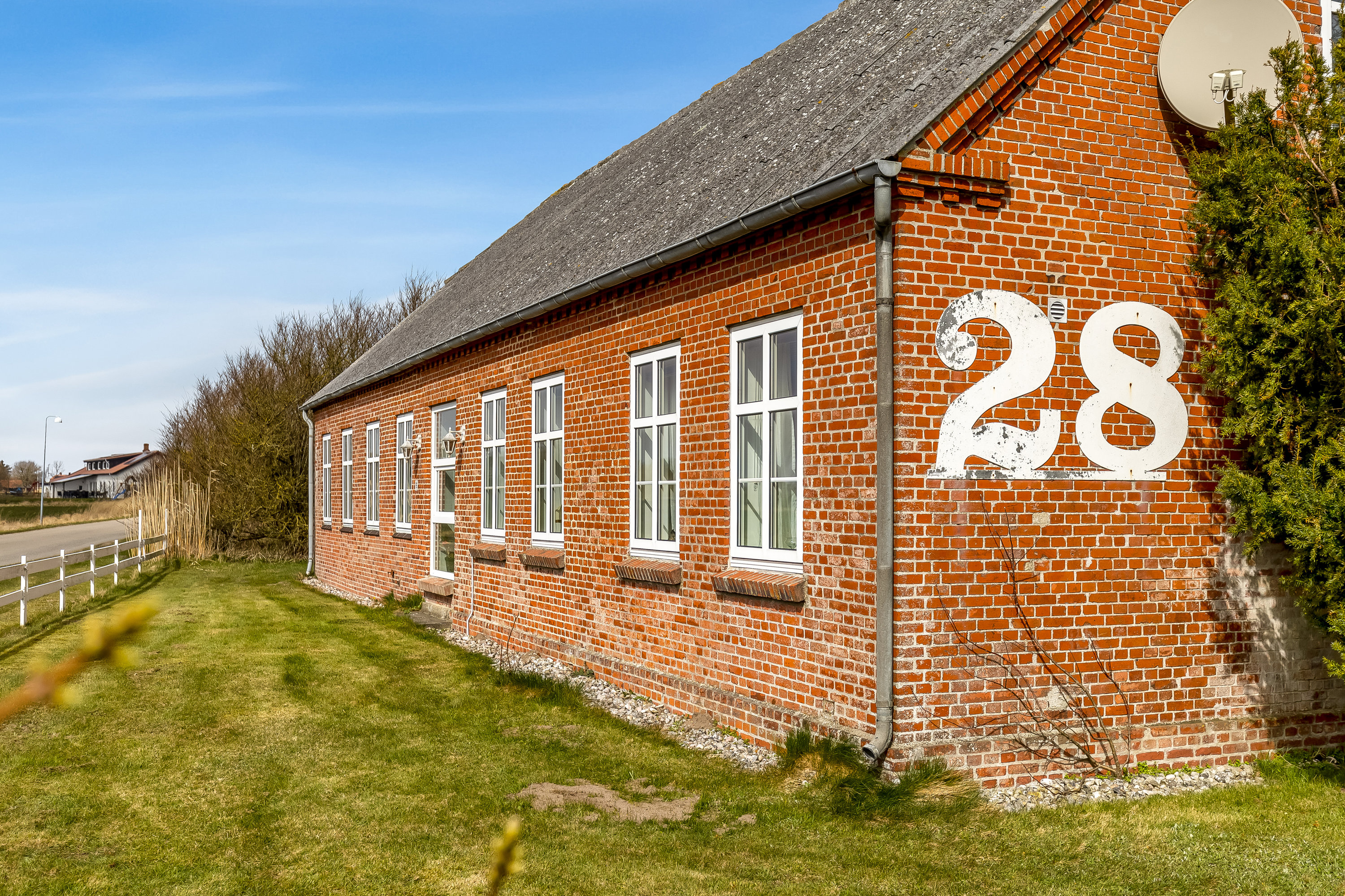 Fremhævet facade billede i fuldskærmstilstand. Billede af Emmerlevvej 28, 6280 Højer