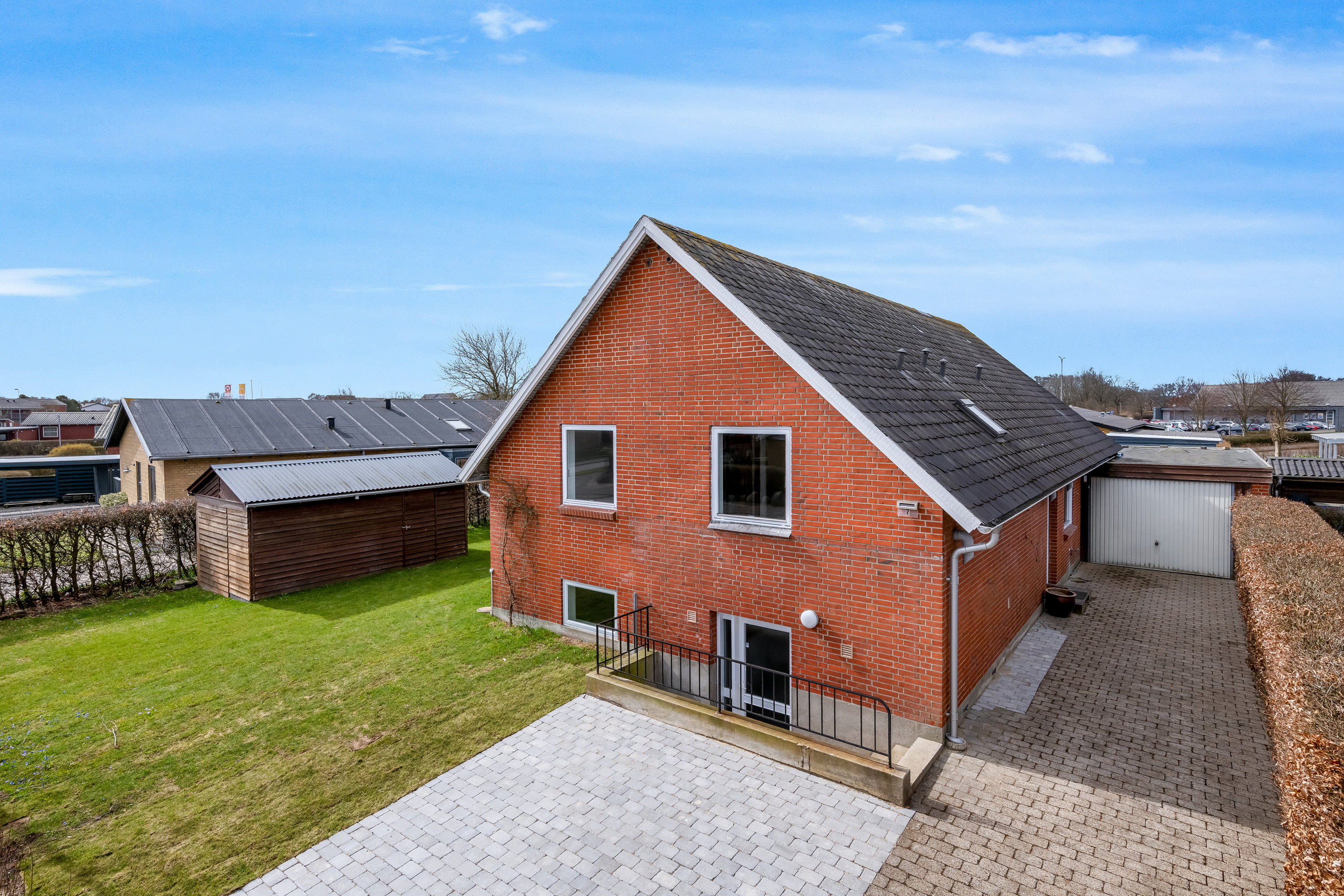 Fremhævet facade billede i fuldskærmstilstand. Billede af Anemonevej 7, 6900 Skjern