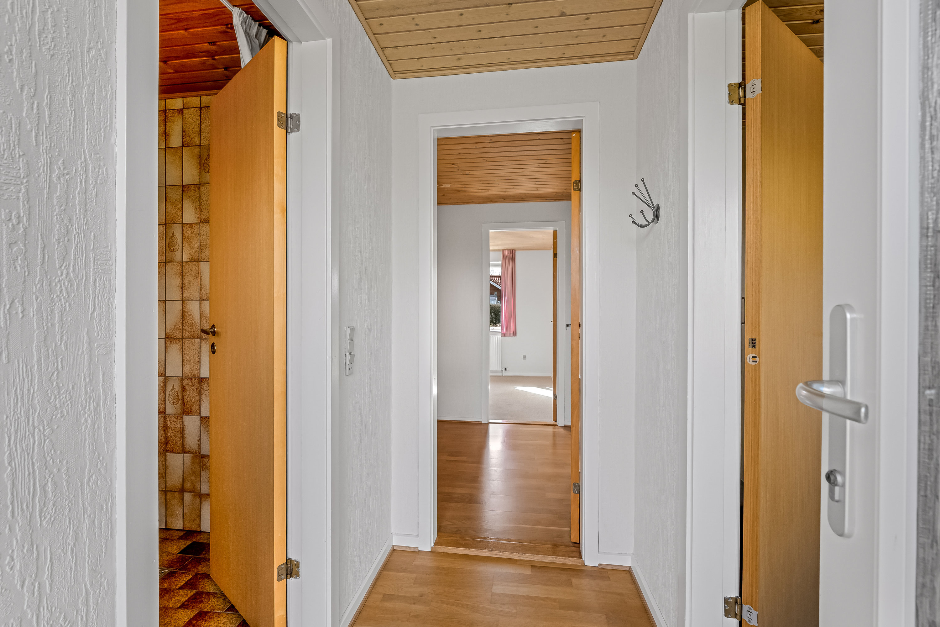 Fremhævet gang billede i fuldskærmstilstand. Billede af Spættevej 6, 6980 Tim