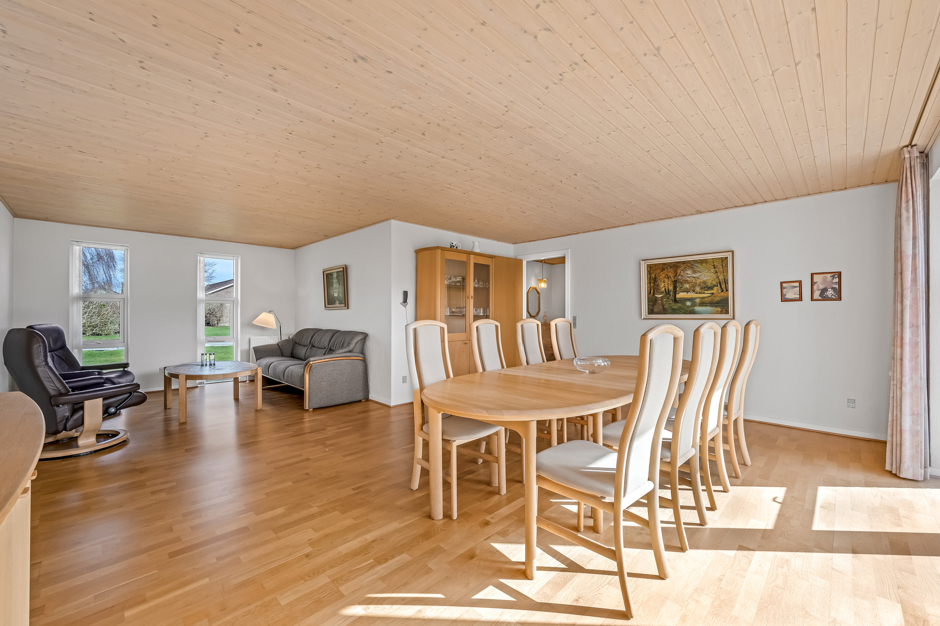 Fremhævet stue billede i fuldskærmstilstand. Billede af Spættevej 6, 6980 Tim