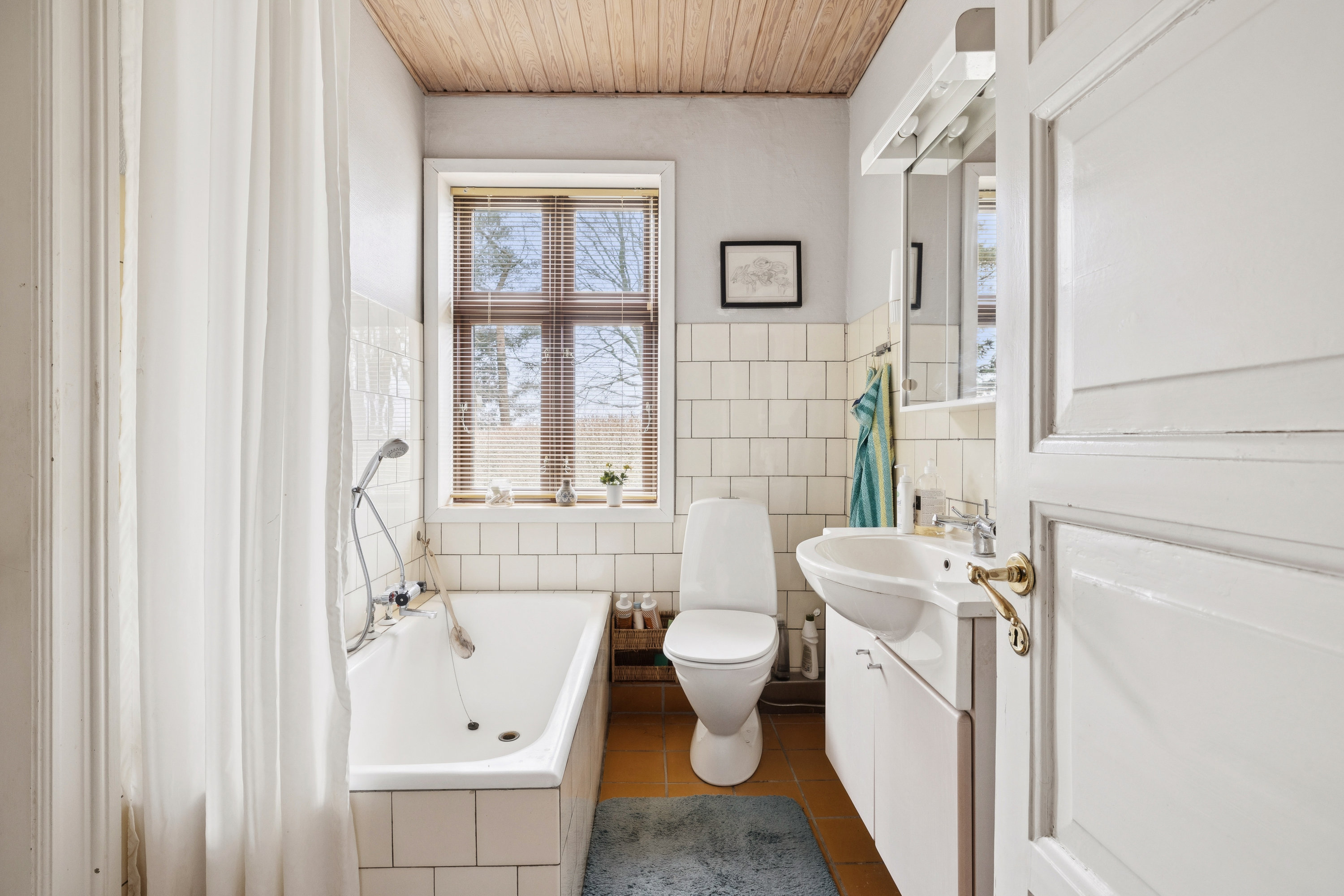 Fremhævet badeværelse billede i fuldskærmstilstand. Billede af Frisdalsvej 16, Valsgård, 9500 Hobro