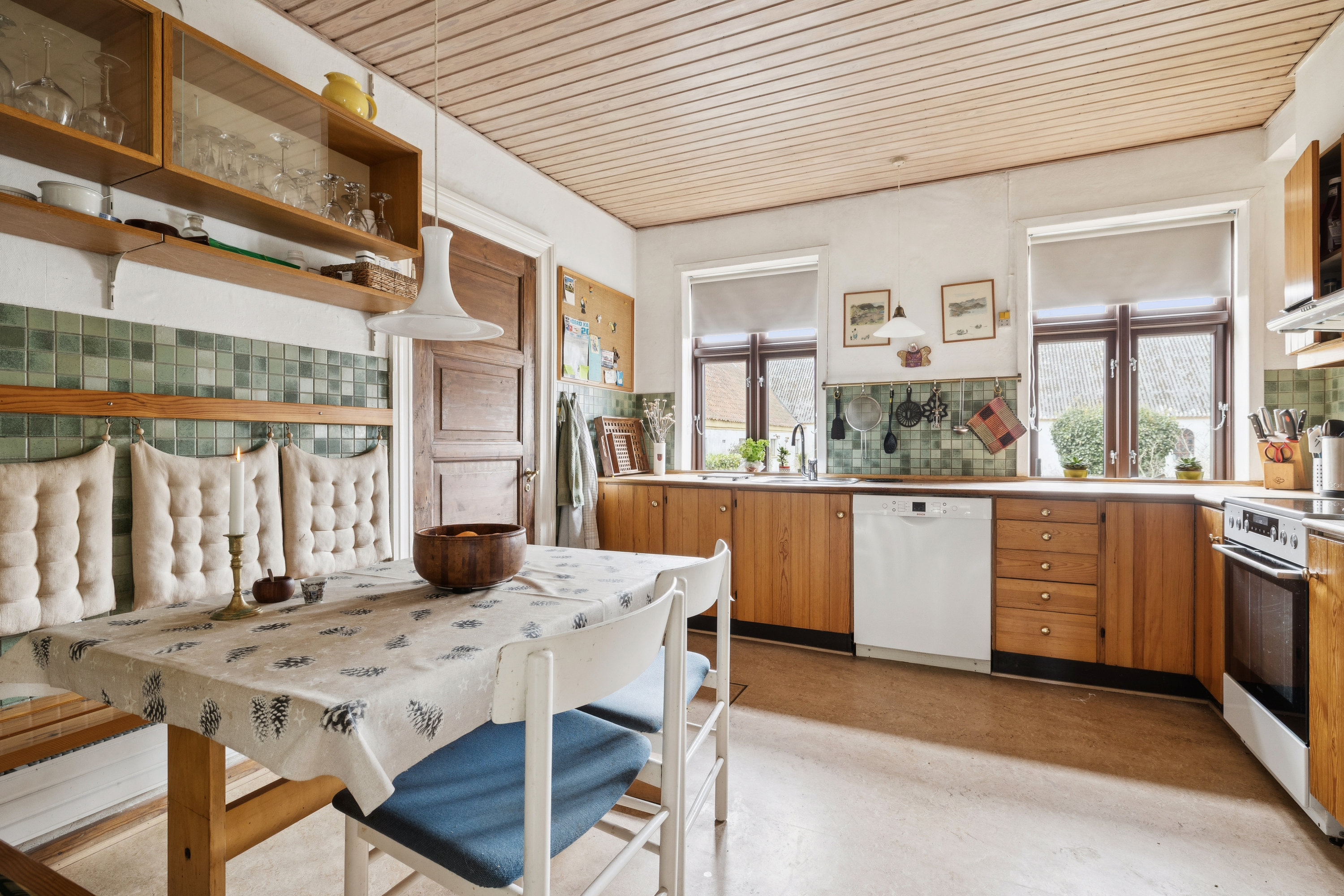 Fremhævet køkken billede i fuldskærmstilstand. Billede af Frisdalsvej 16, Valsgård, 9500 Hobro