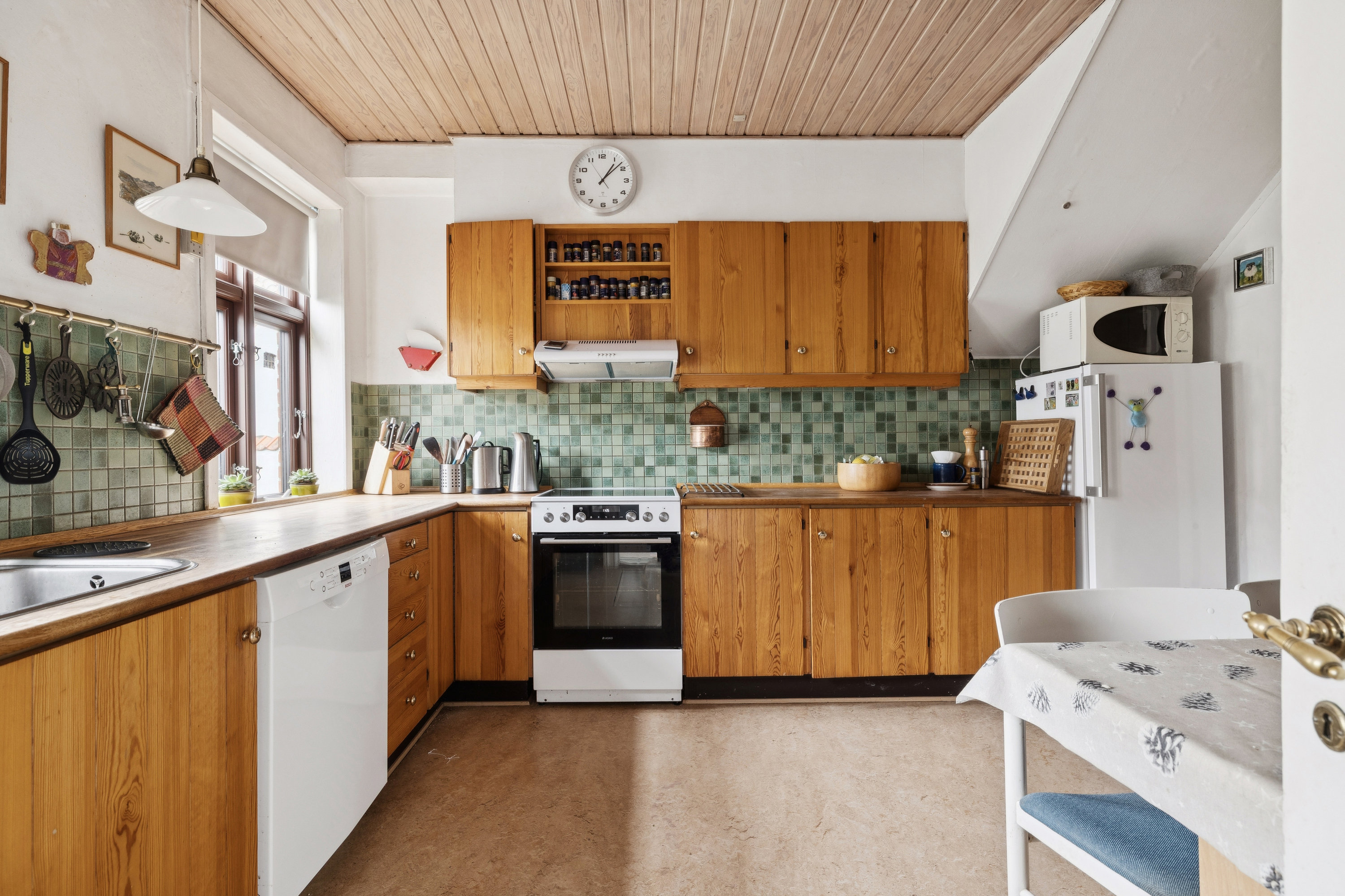 Fremhævet køkken billede i fuldskærmstilstand. Billede af Frisdalsvej 16, Valsgård, 9500 Hobro