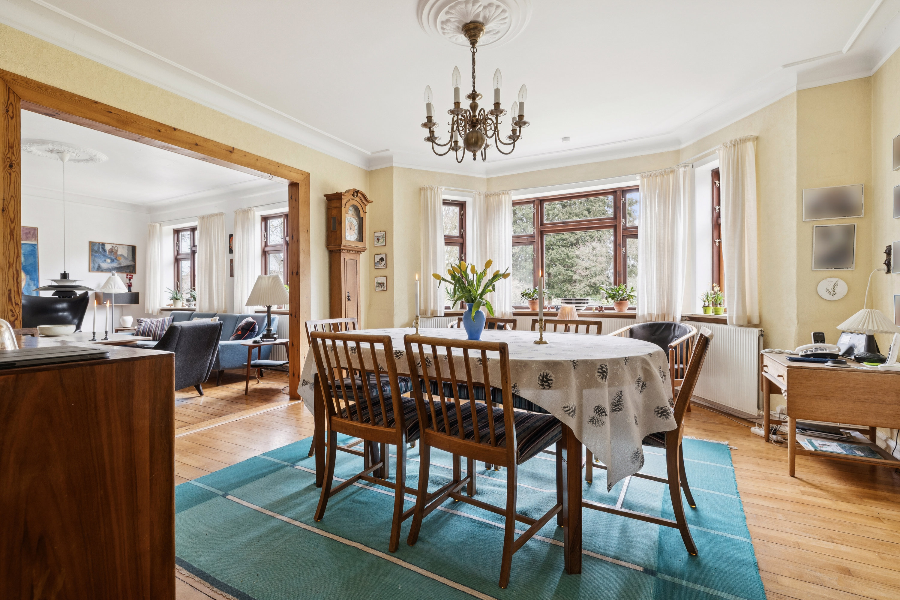 Fremhævet stue billede i fuldskærmstilstand. Billede af Frisdalsvej 16, Valsgård, 9500 Hobro