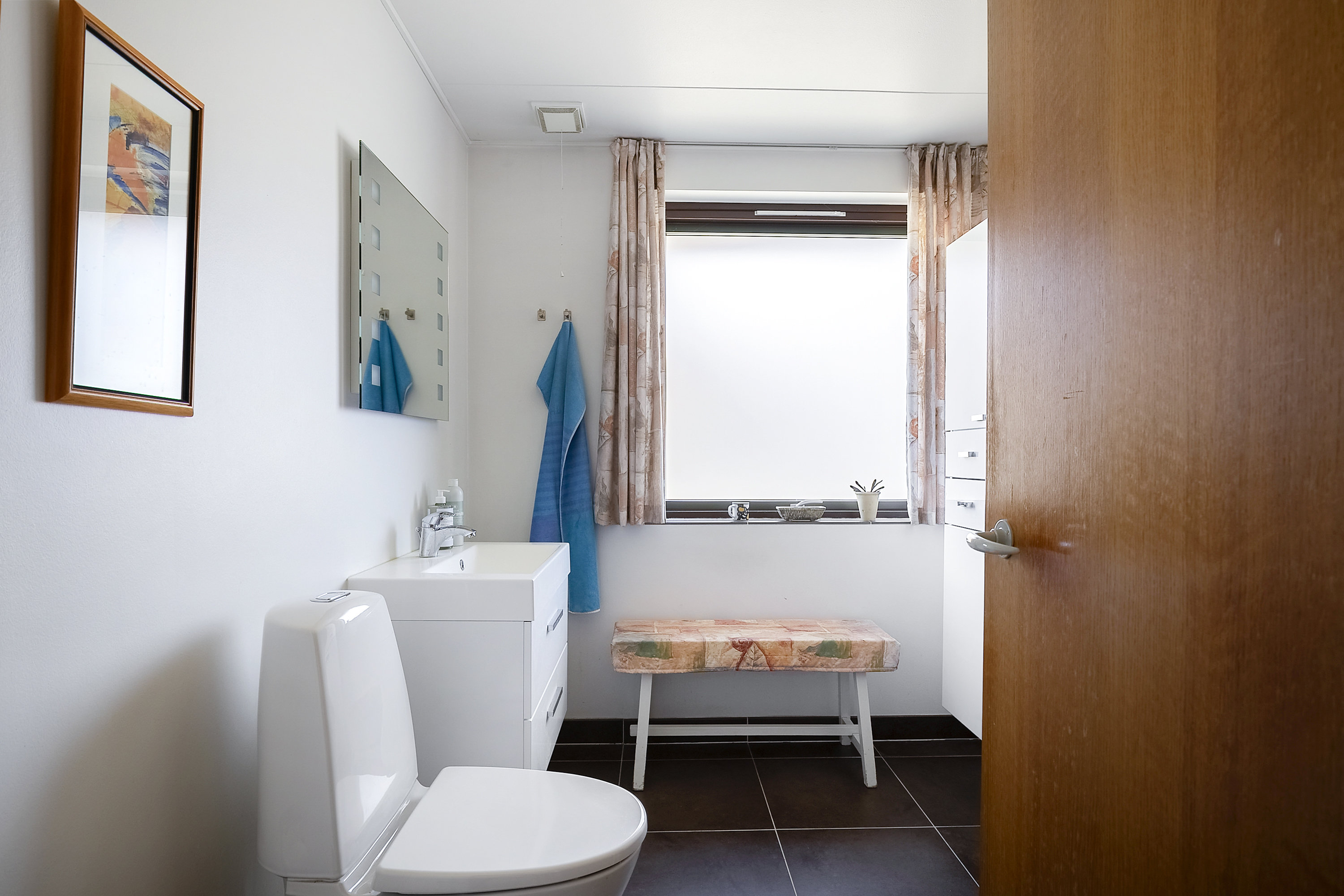 Fremhævet badeværelse billede i fuldskærmstilstand. Billede af Hjallesegade 24A, Hjallese, 5260 Odense S