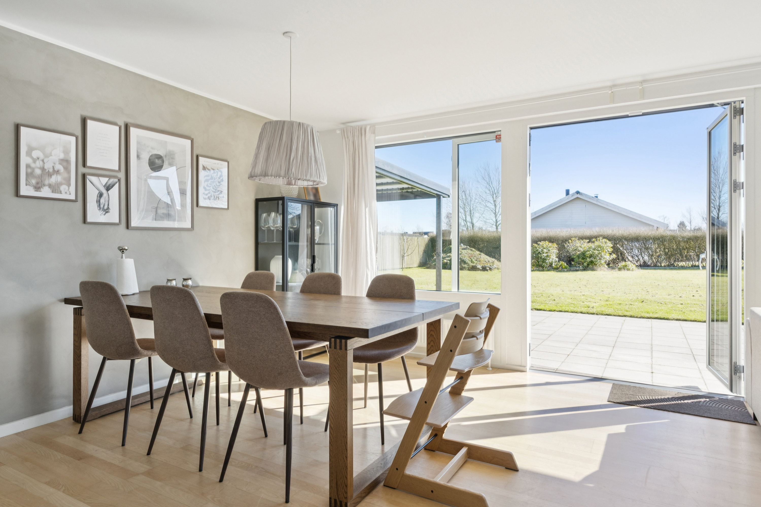 Fremhævet stue billede i fuldskærmstilstand. Billede af Fyrrevej 29, Vemmedrup, 4632 Bjæverskov