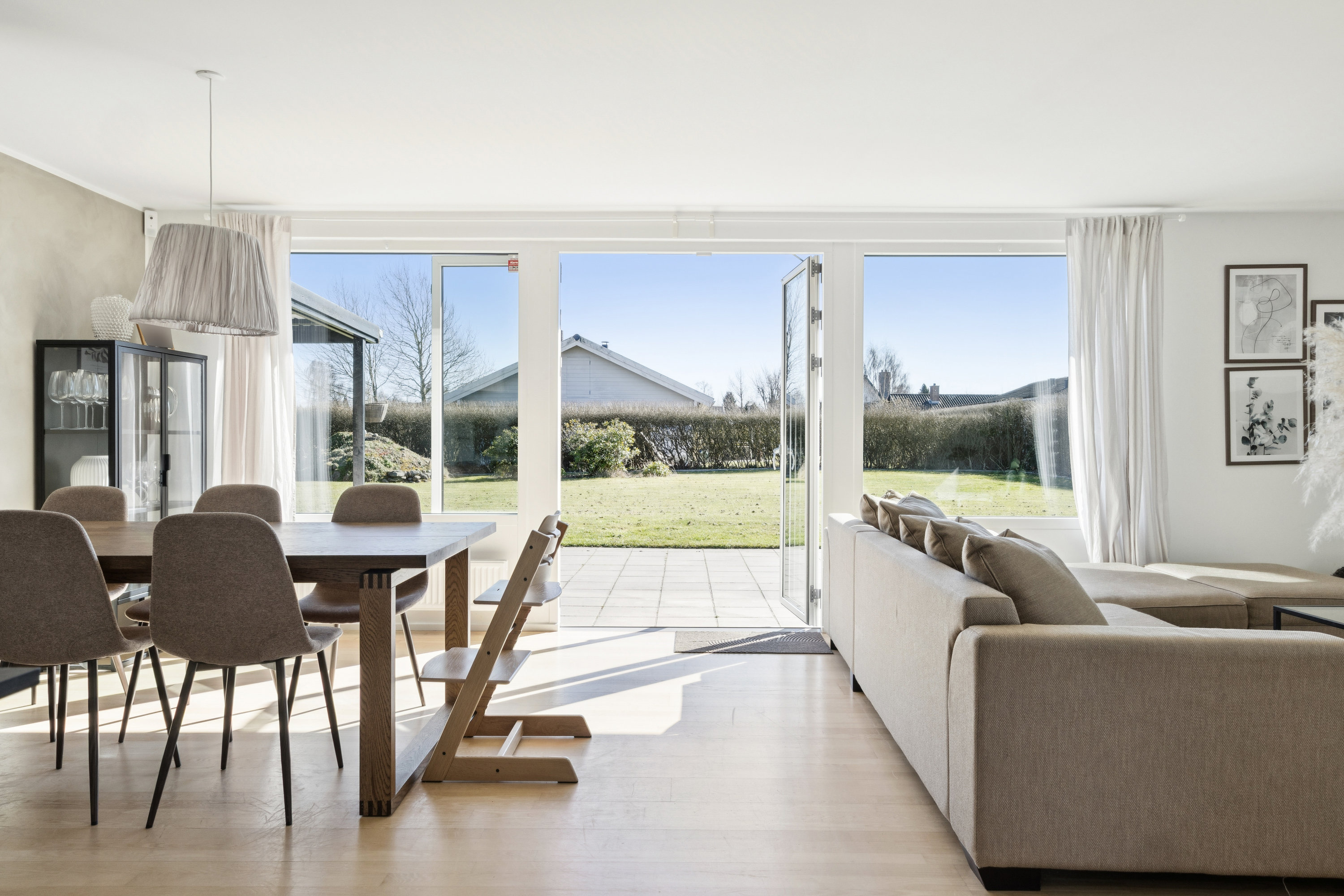 Fremhævet stue billede i fuldskærmstilstand. Billede af Fyrrevej 29, Vemmedrup, 4632 Bjæverskov