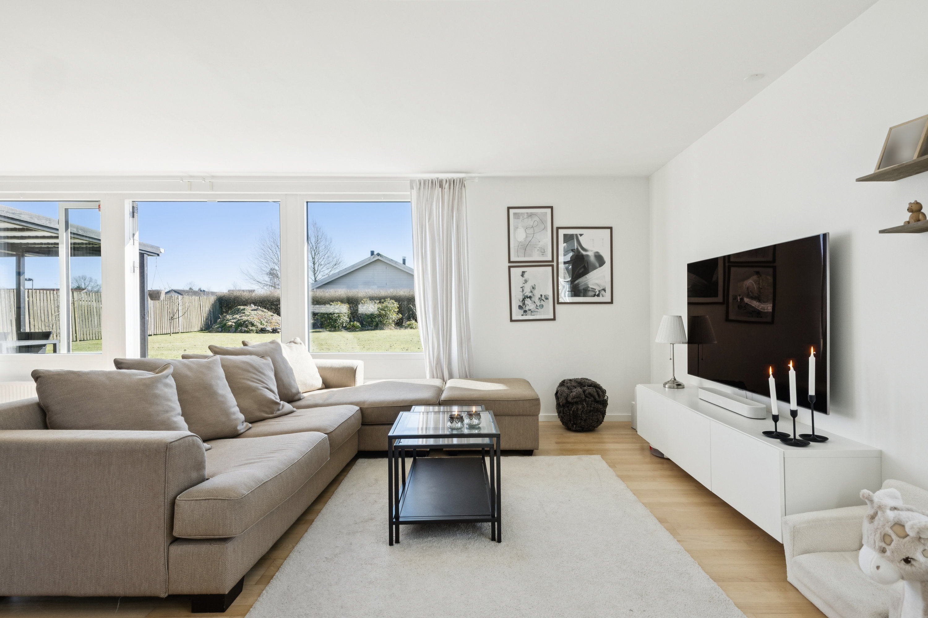 Fremhævet stue billede i fuldskærmstilstand. Billede af Fyrrevej 29, Vemmedrup, 4632 Bjæverskov