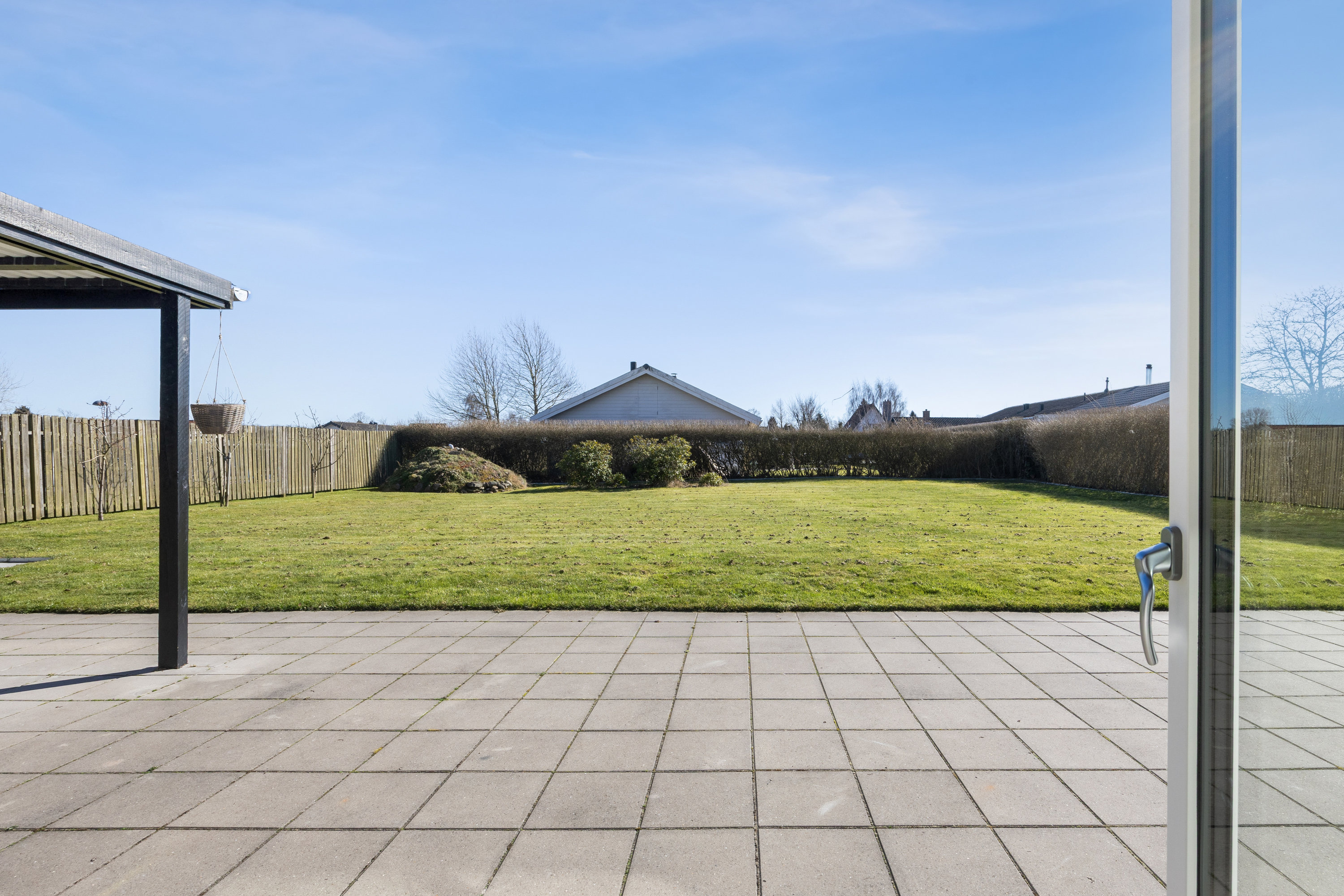 Fremhævet terrasse billede i fuldskærmstilstand. Billede af Fyrrevej 29, Vemmedrup, 4632 Bjæverskov