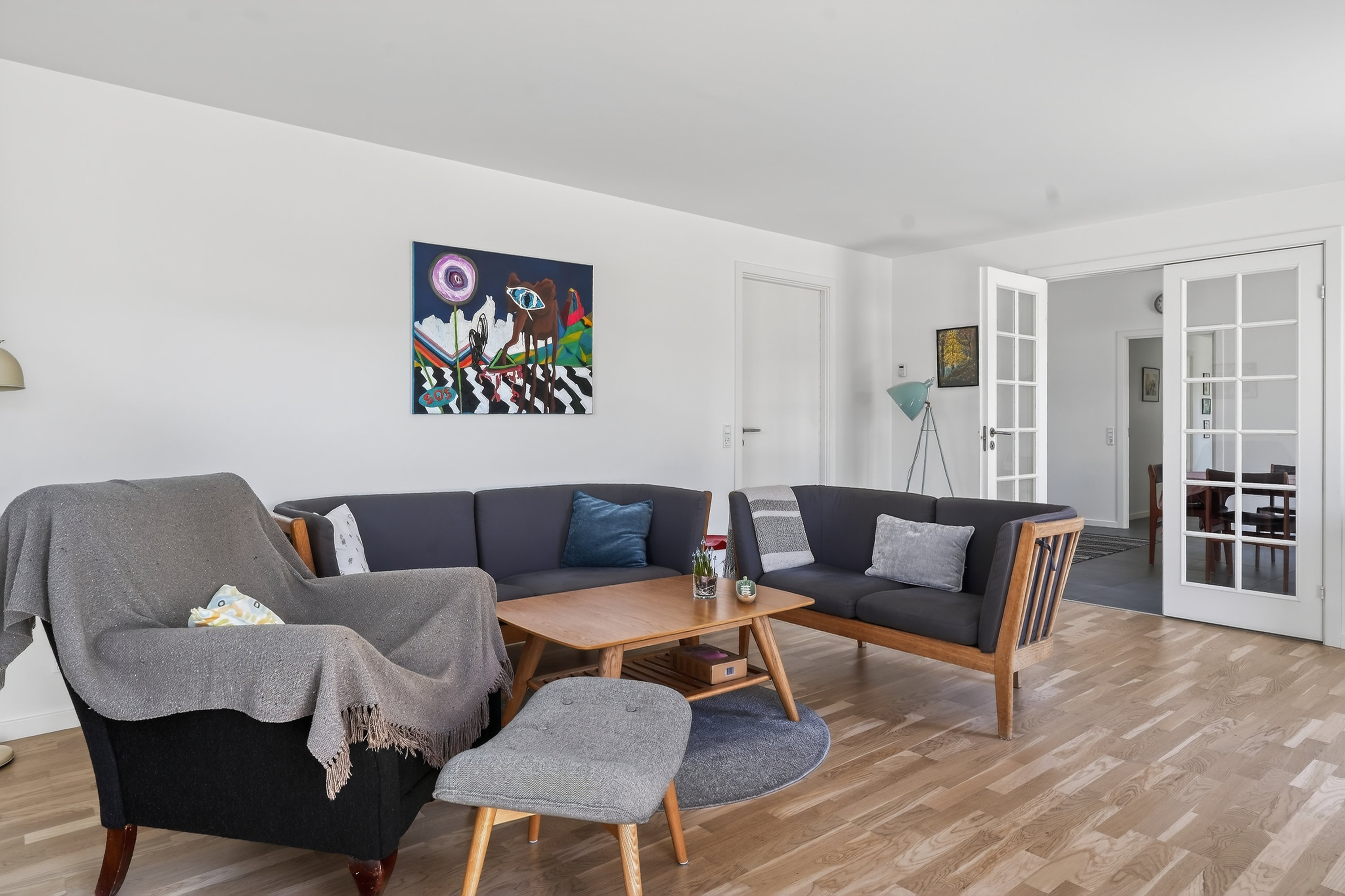 Fremhævet stue billede i fuldskærmstilstand. Billede af Benediktevej 27A, 3480 Fredensborg