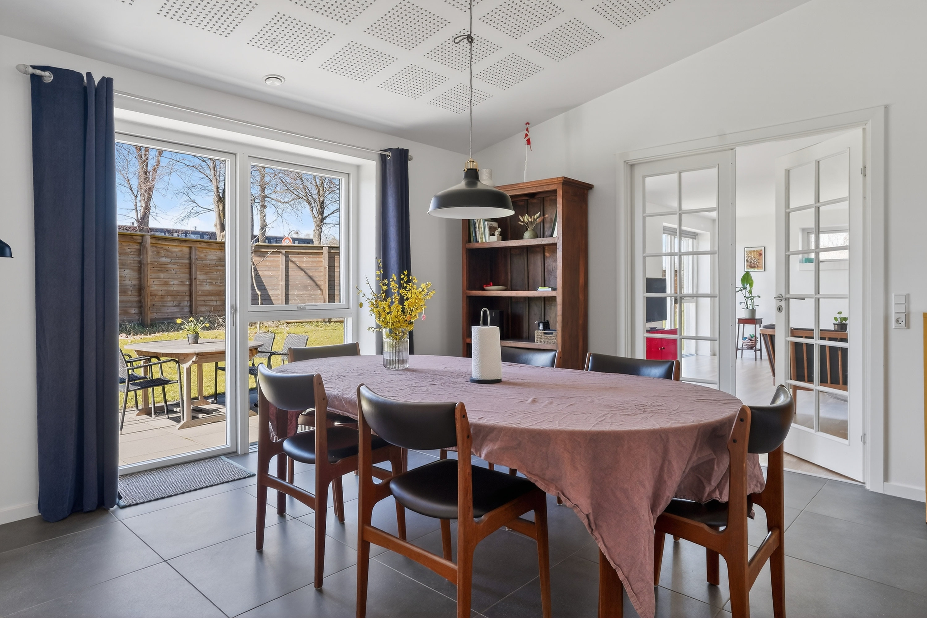 Fremhævet spisestue billede i fuldskærmstilstand. Billede af Benediktevej 27A, 3480 Fredensborg