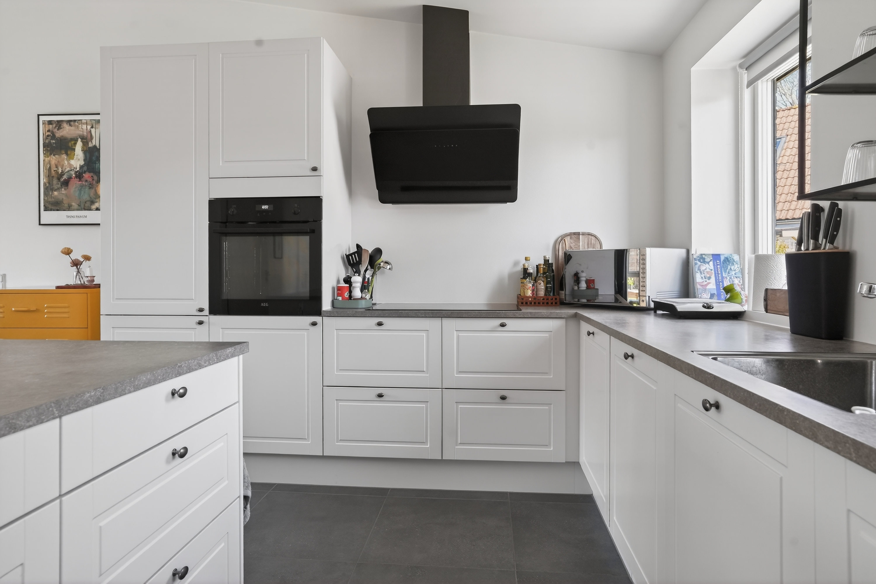 Fremhævet køkken billede i fuldskærmstilstand. Billede af Benediktevej 27A, 3480 Fredensborg