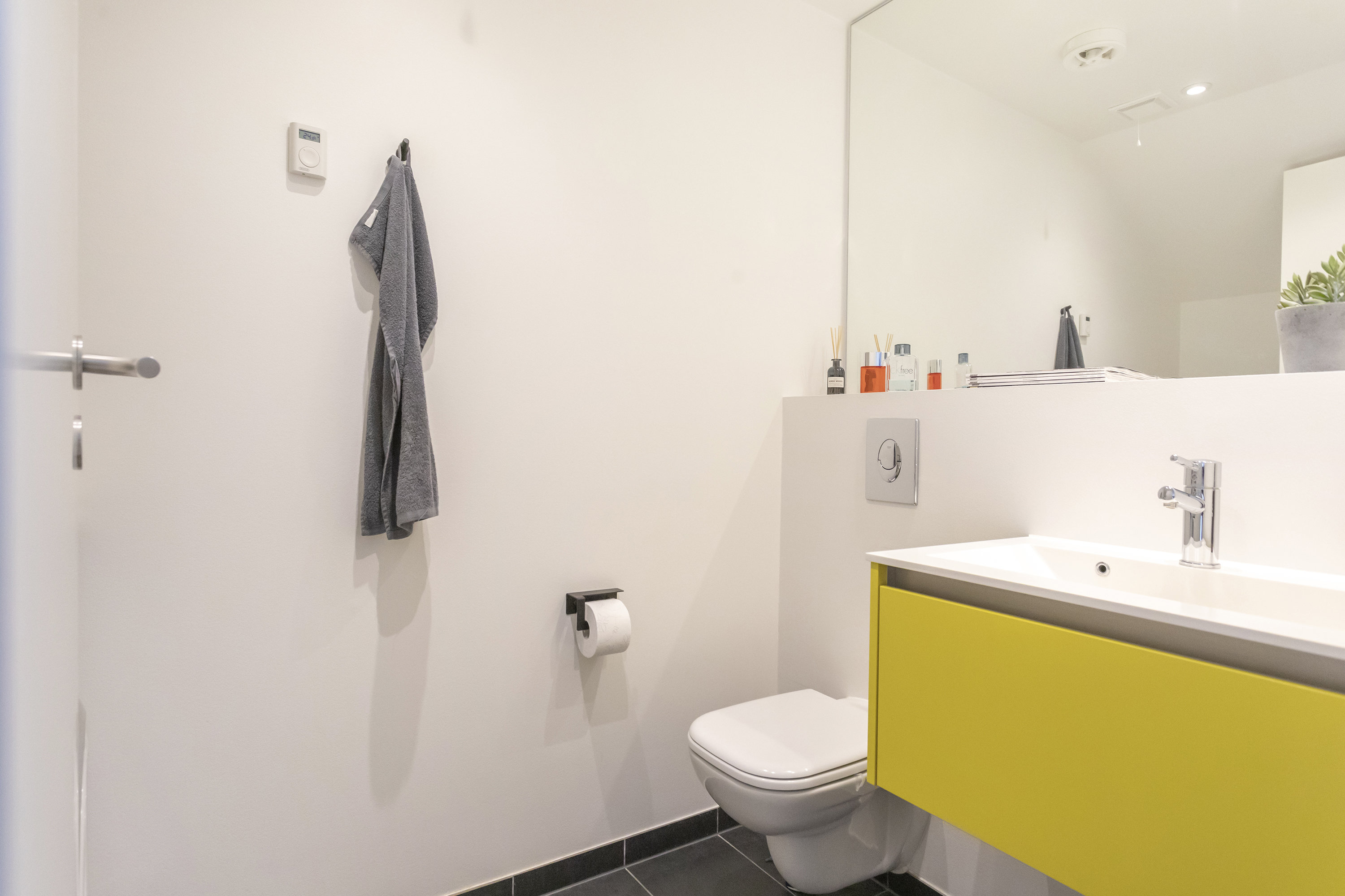 Fremhævet toilet billede i fuldskærmstilstand. Billede af Krimsvej 7B, 2300 København S