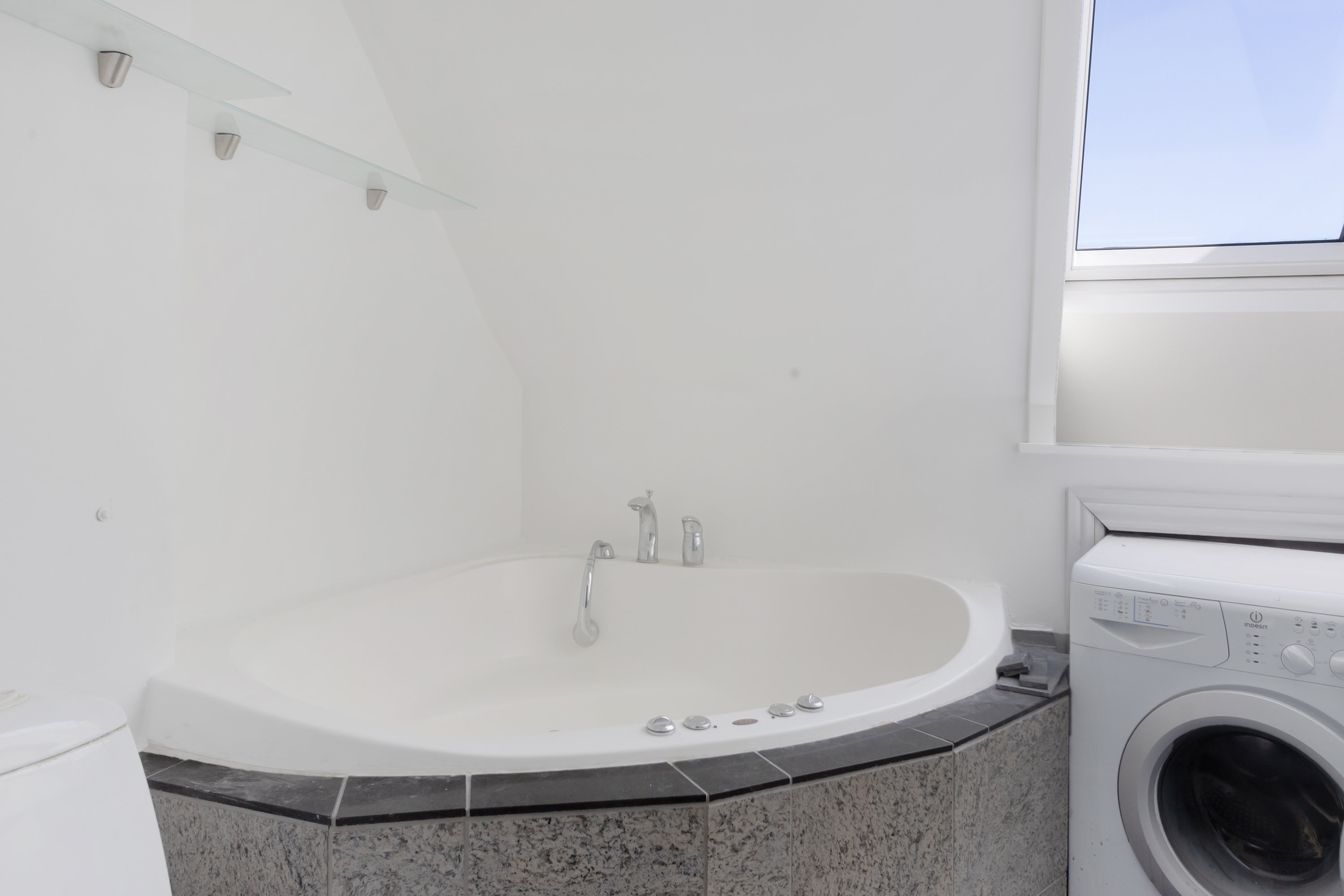 Fremhævet badeværelse billede i fuldskærmstilstand. Billede af Amagerbrogade 259A, 3., 2300 København S