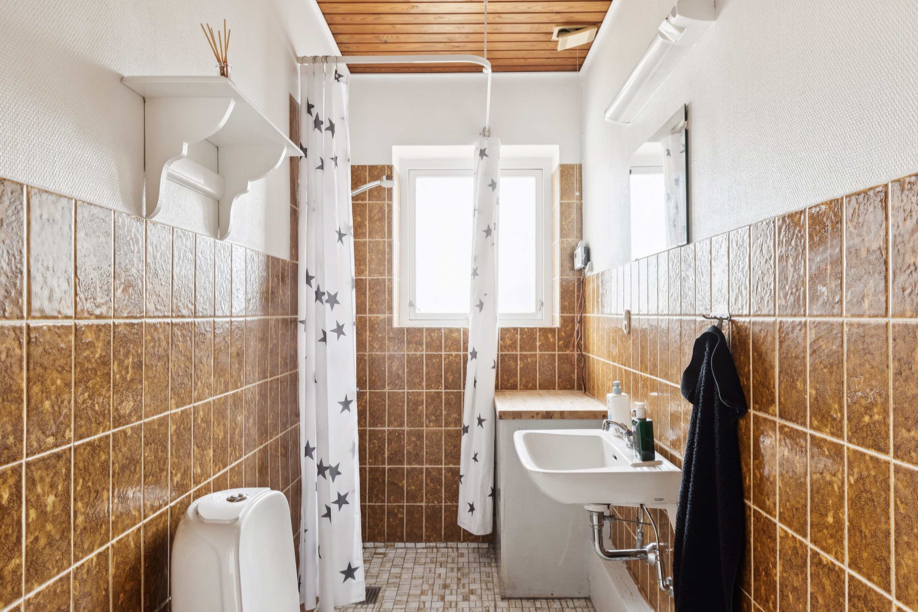 Fremhævet badeværelse billede i fuldskærmstilstand. Billede af Roagervej 396A, Kirkeby, 6760 Ribe