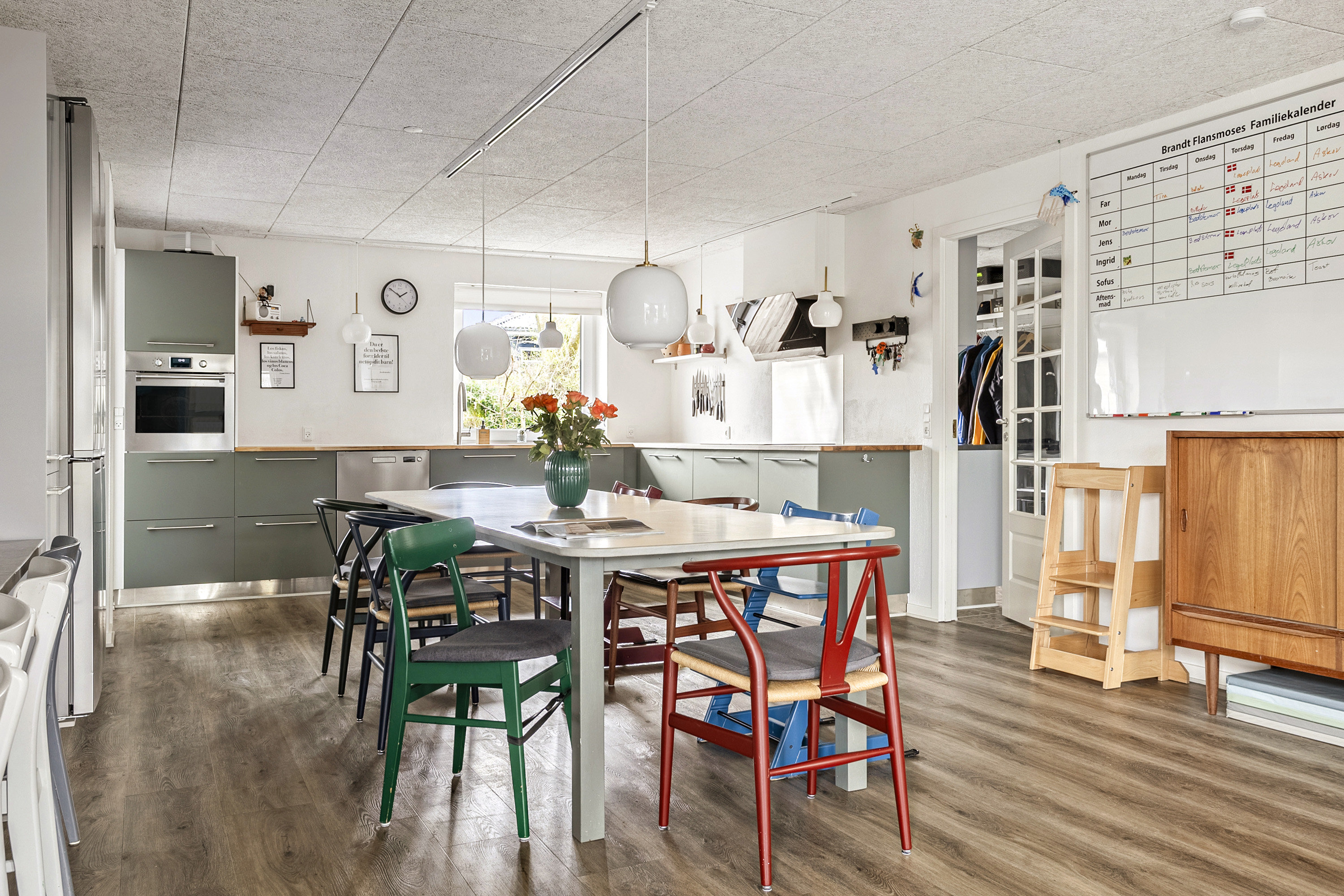 Fremhævet spisekøkken billede i fuldskærmstilstand. Billede af Holmeåvænget 23, 6682 Hovborg