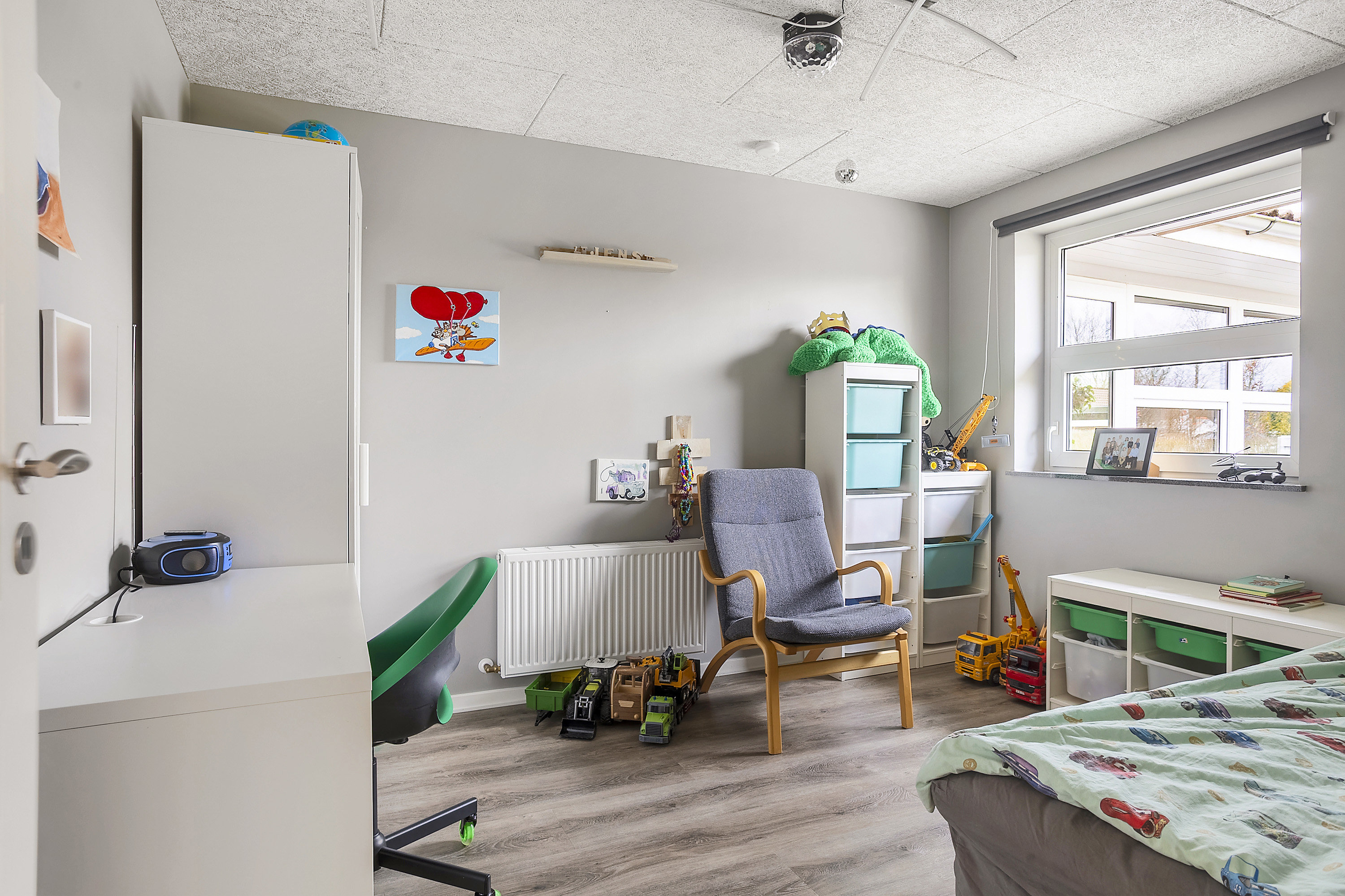 Fremhævet soveværelse billede i fuldskærmstilstand. Billede af Holmeåvænget 23, 6682 Hovborg