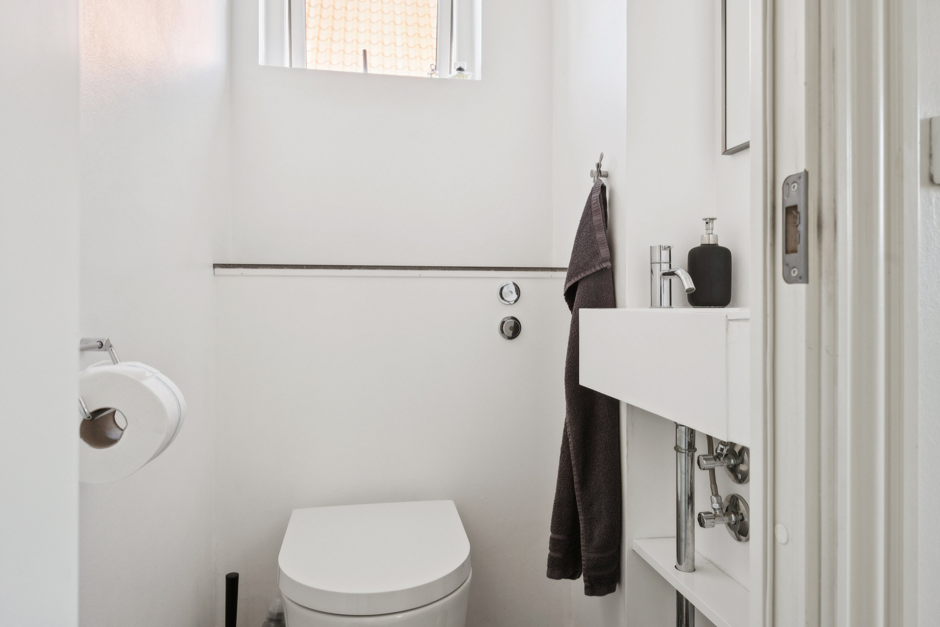 Fremhævet badeværelse billede i fuldskærmstilstand. Billede af Mansasvej 1, 2500 Valby