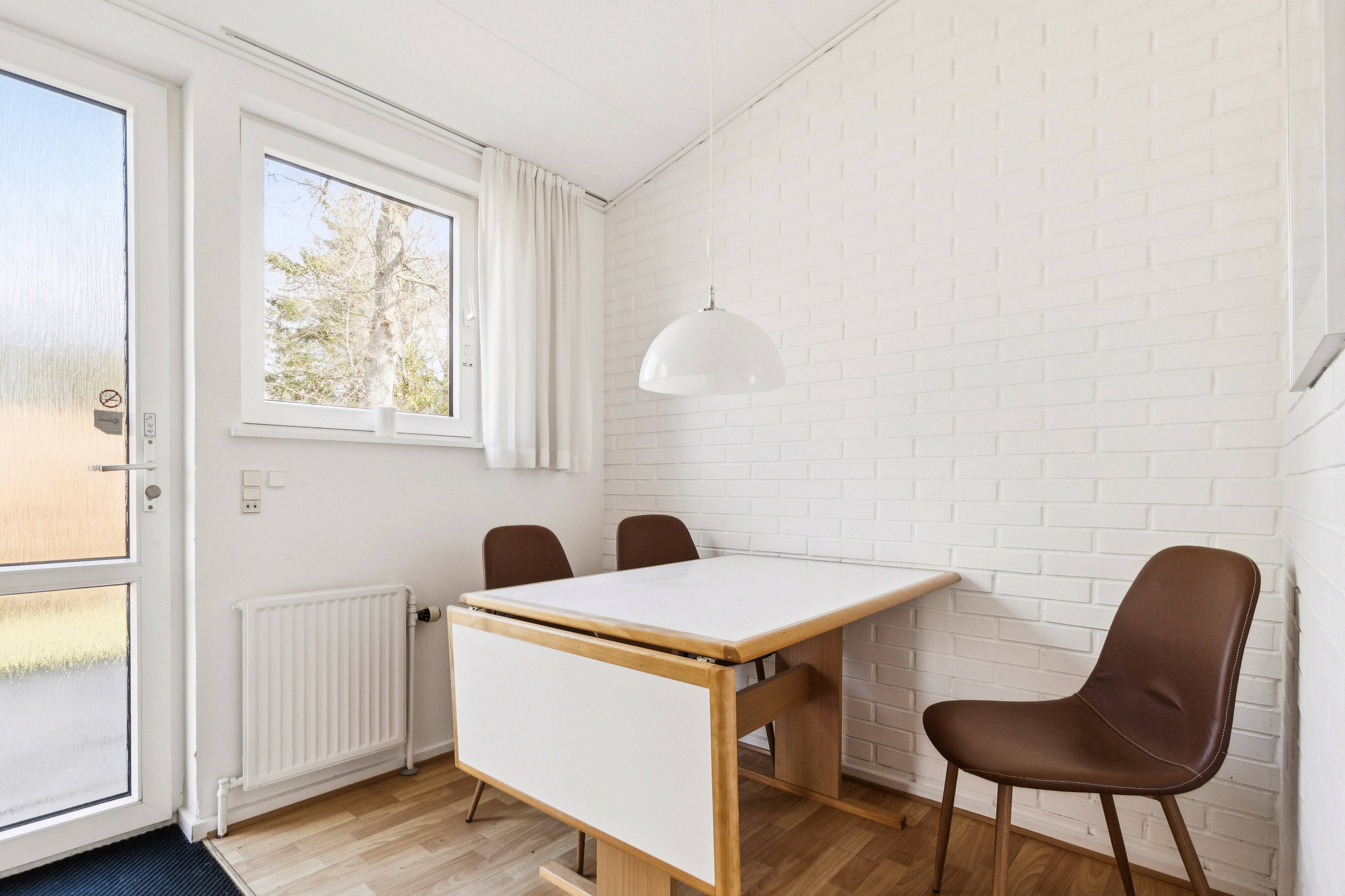 Fremhævet spisestue billede i fuldskærmstilstand. Billede af Boulevarden 11D, Balka, 3730 Nexø