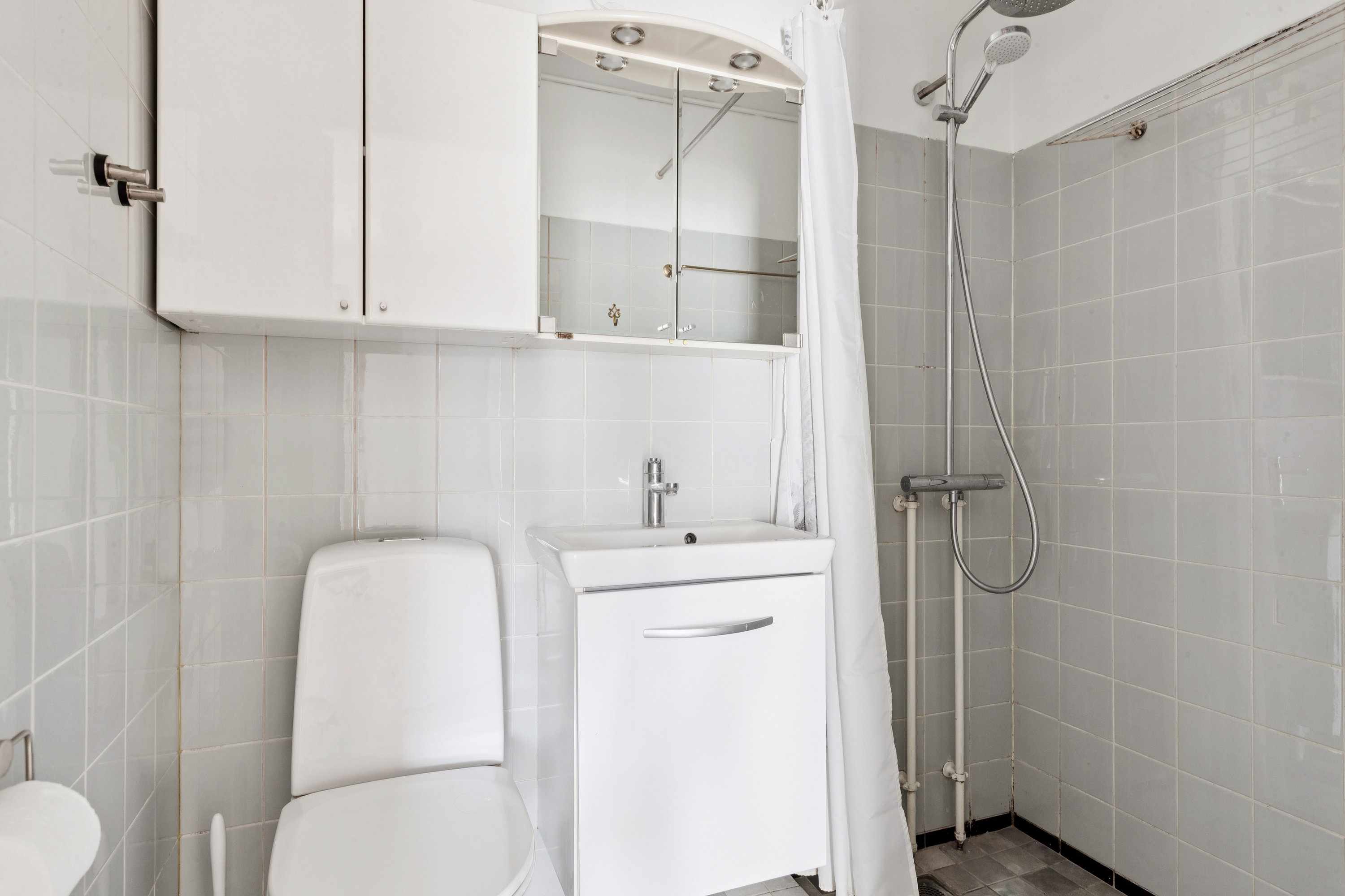 Fremhævet badeværelse billede i fuldskærmstilstand. Billede af Nørrebred 145, 2625 Vallensbæk