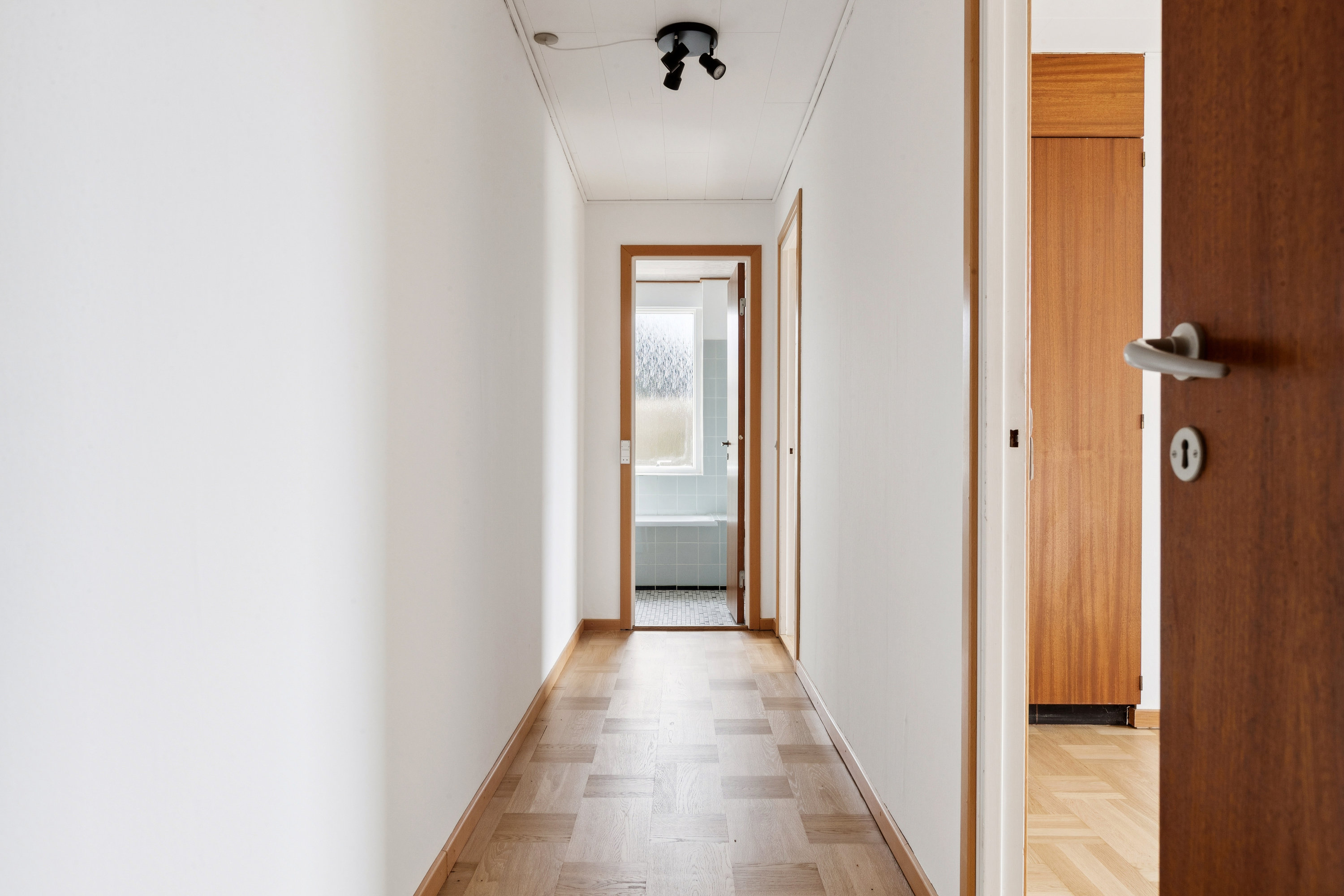 Fremhævet gang billede i fuldskærmstilstand. Billede af Nørrebred 145, 2625 Vallensbæk