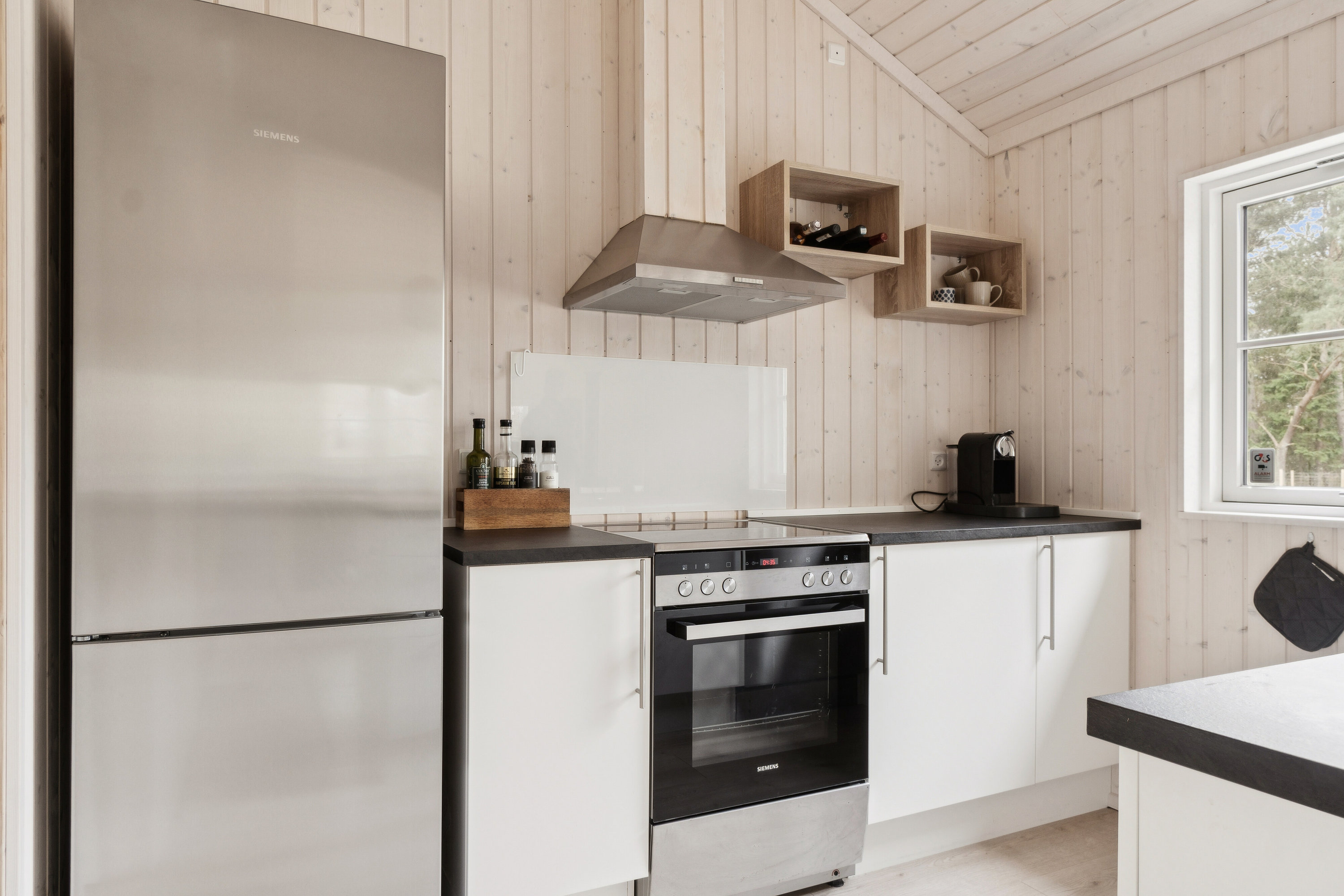 Fremhævet køkken billede i fuldskærmstilstand. Billede af Ved Kanalen 2, Bjerge Sydstrand, 4480 Store Fuglede