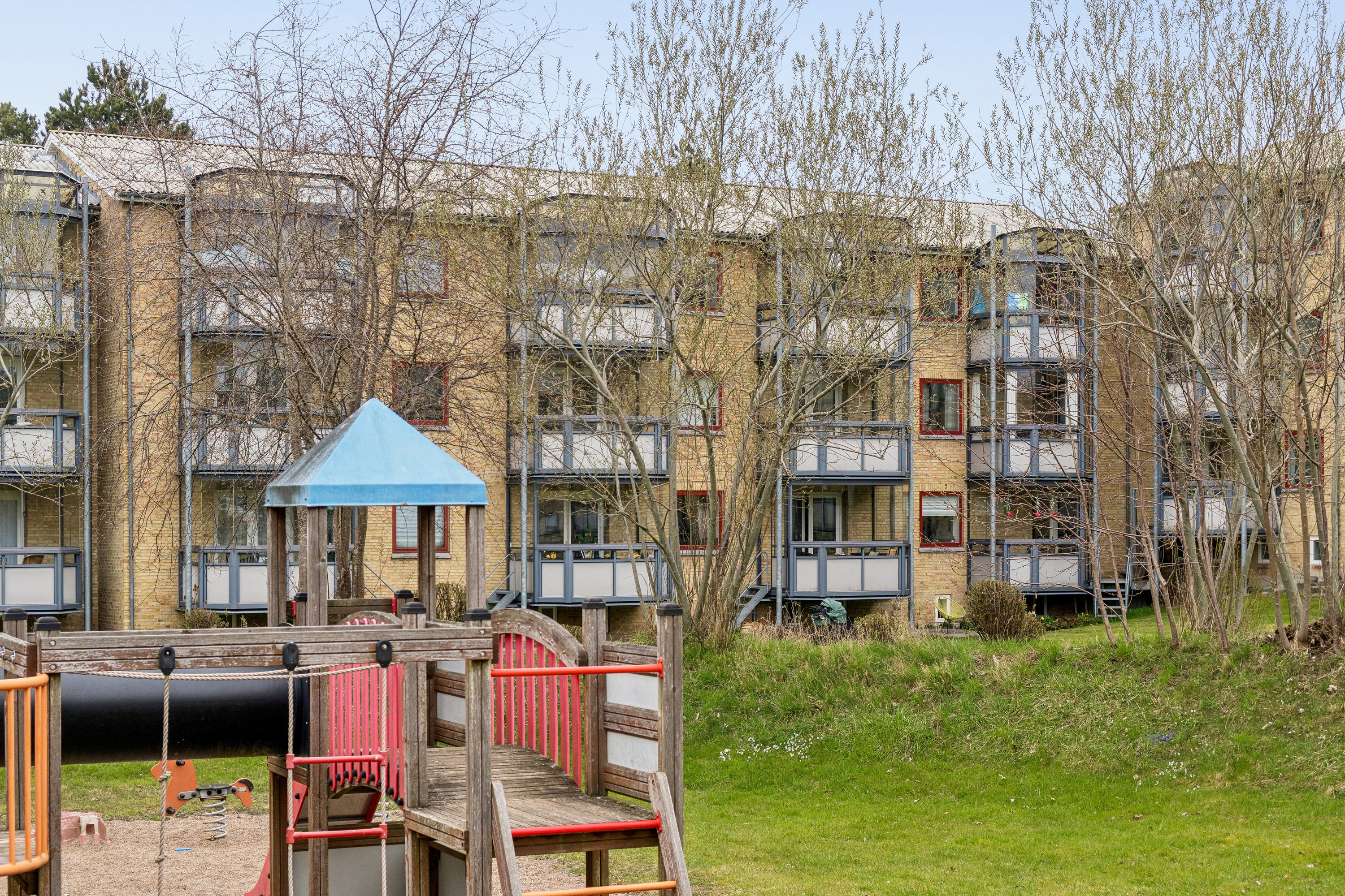 Fremhævet set fra haven billede i fuldskærmstilstand. Billede af Roskildevænget 61, st.. th., 4000 Roskilde