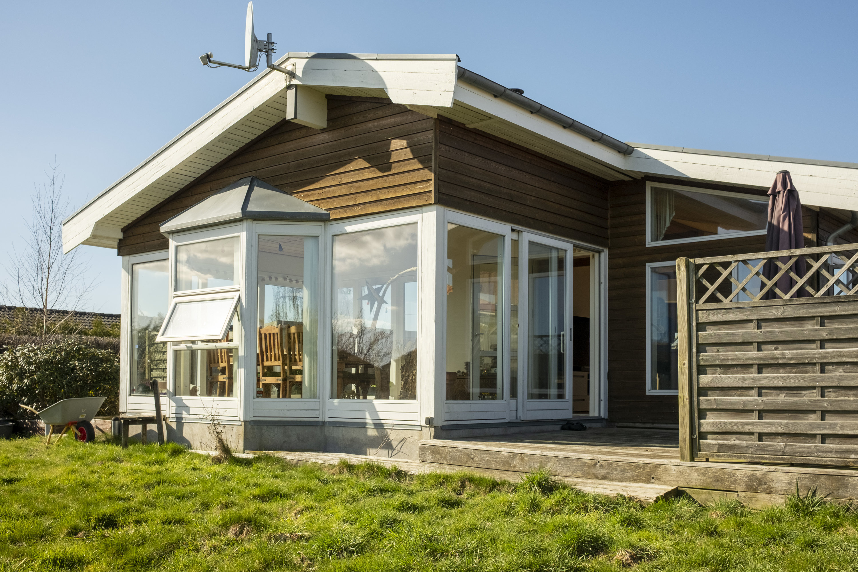 Fremhævet facade billede i fuldskærmstilstand. Billede af Rønstrupvej 97, Of Ågerup, 2750 Ballerup