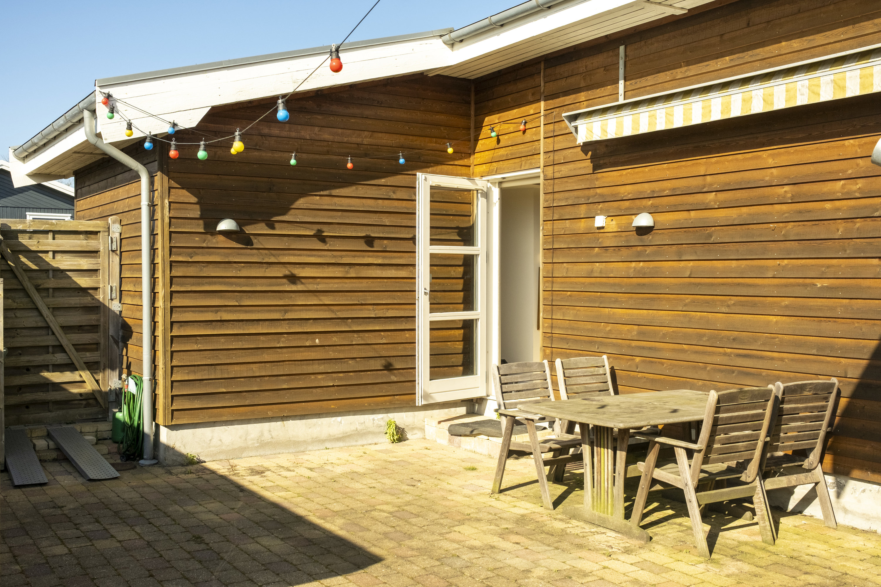 Fremhævet terrasse billede i fuldskærmstilstand. Billede af Rønstrupvej 97, Of Ågerup, 2750 Ballerup