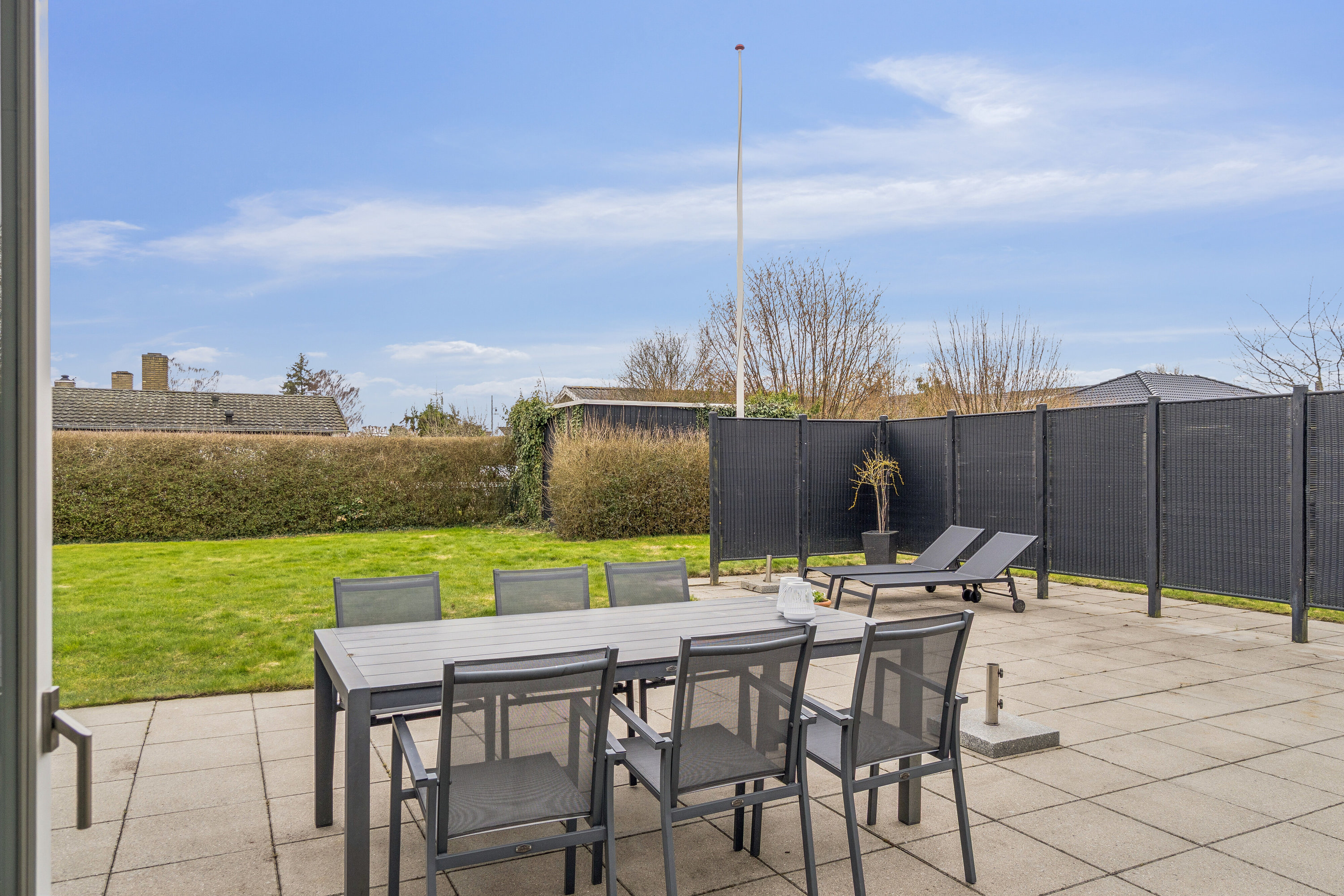 Fremhævet terrasse billede i fuldskærmstilstand. Billede af Duevej 42, 2600 Glostrup