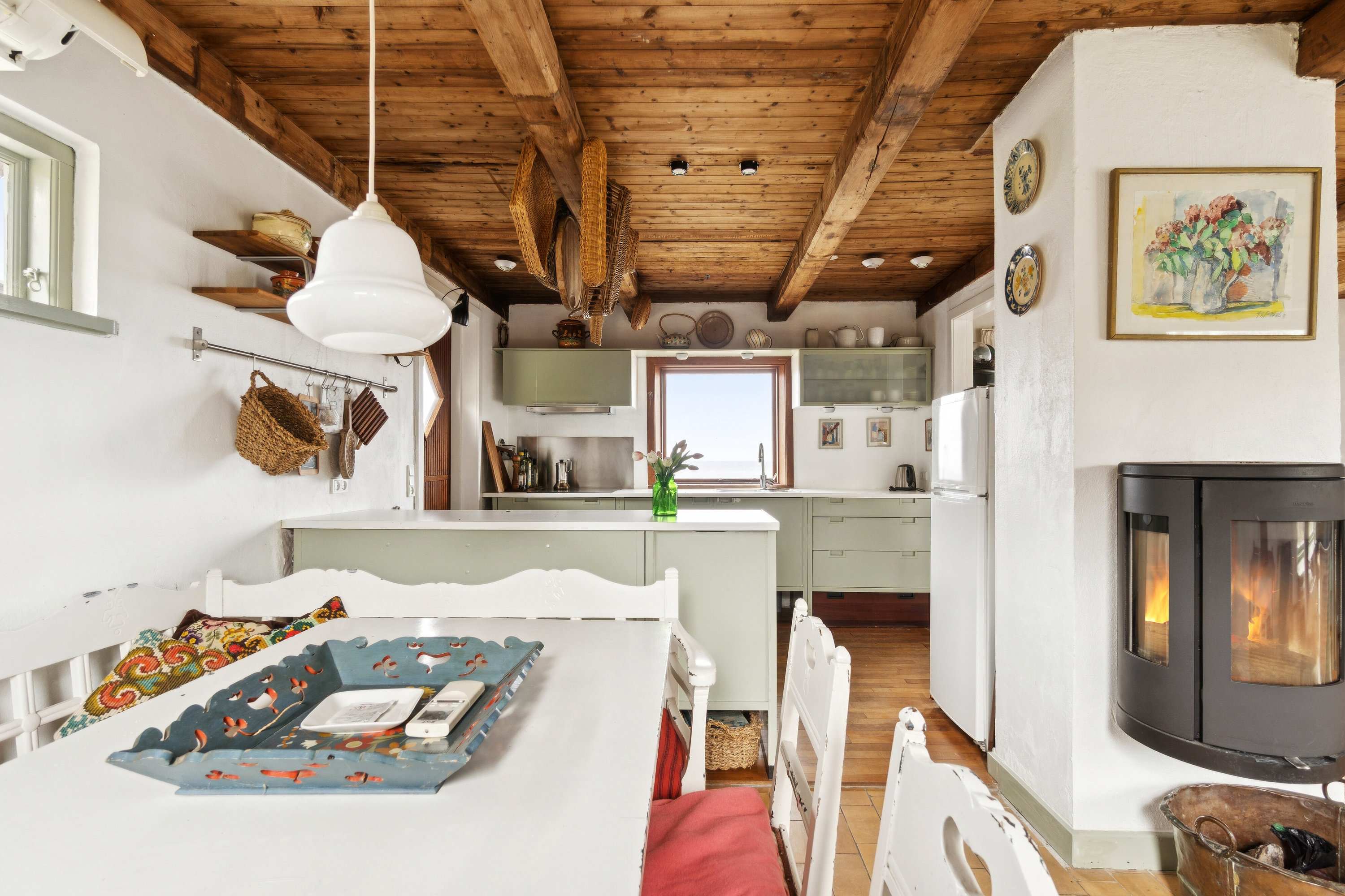 Fremhævet spisestue billede i fuldskærmstilstand. Billede af Randkløvevej 48, Østermarie, 3760 Gudhjem